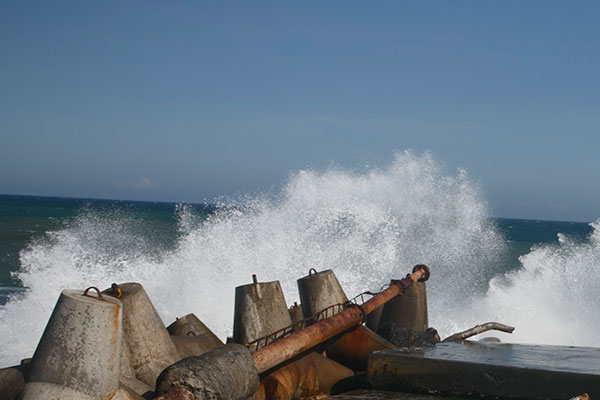 Gelombang laut tinggi
