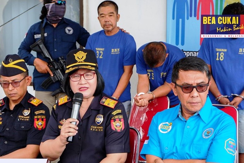 Bea Cukai dan BNNP Rilis Tersangka Penyelundup 6 Kg Sabu