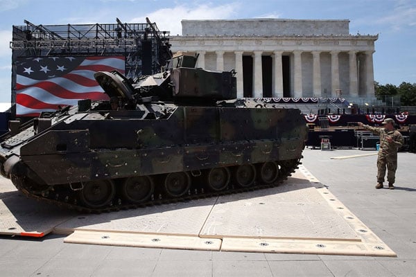 Sebuah tank baja tipe M1 Abrams berada di Washington, AS, 3 Juli 2019. 