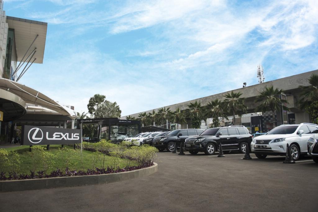 Lexus Exclusive Parking Privilege