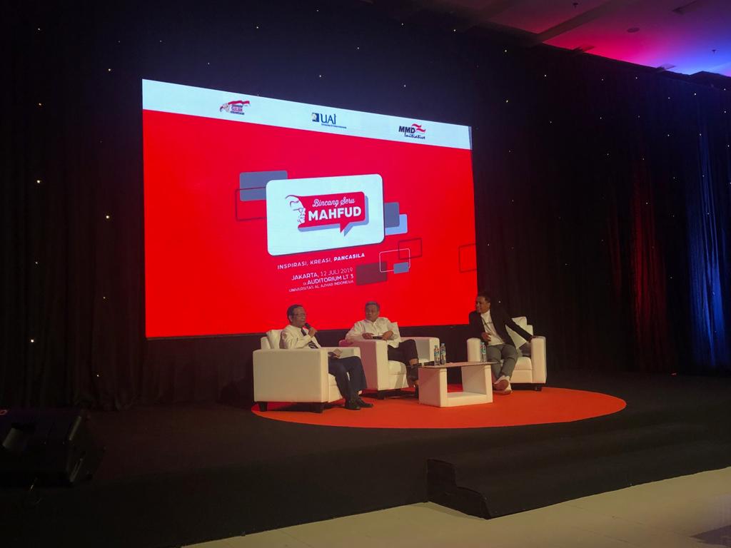KETUA Gerakan Suluh Kebangsaan Mahfud MD dalam acara bincang seru di Universitas Al-Azhar Jakarta, Jumat (12/7).