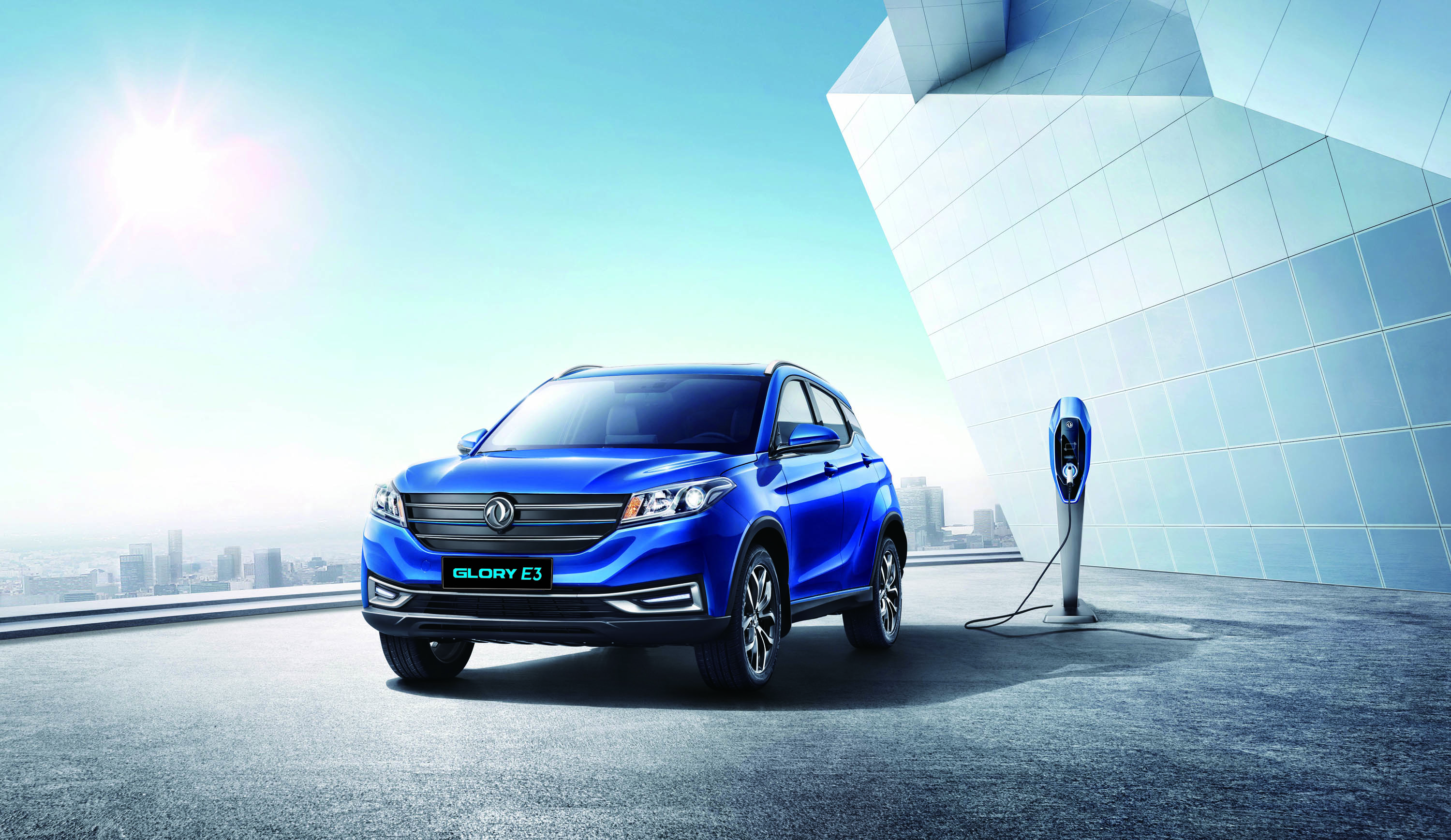 DFSK memanfaatkan Gaikindo Indonesia International Auto Show dengan menampilkan SUV listrik Glory E3. 