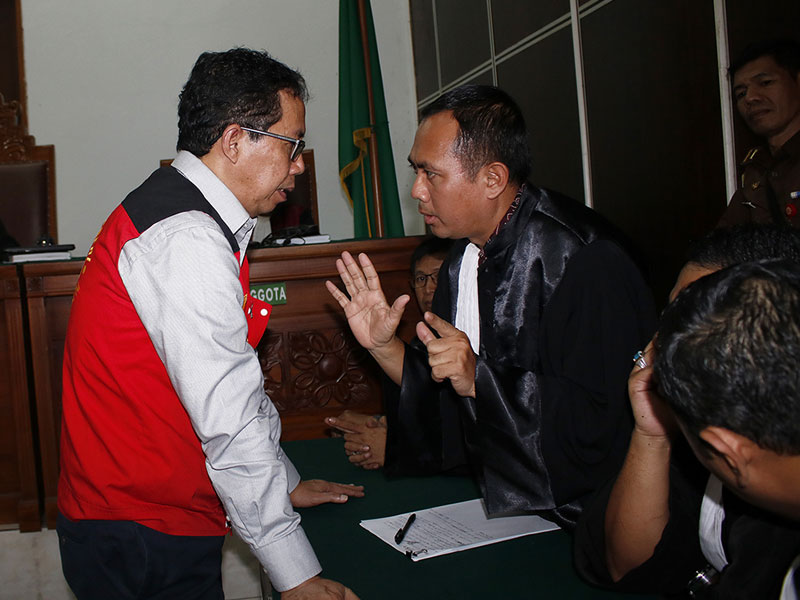  Terdakwa kasus dugaan penghilangan barang bukti pengaturan skor, Joko Driyono (memakai rompi tahanan).