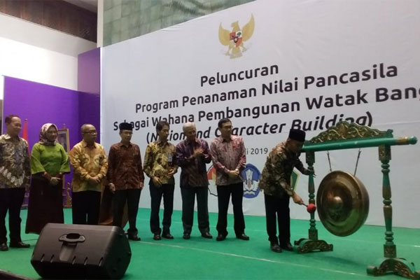 Mendikbud Muhadjir Effendy merilis program penanaman nilai Pancasila sebagai wahana pembangunan watak bangsa di Jakarta, Rabu. 