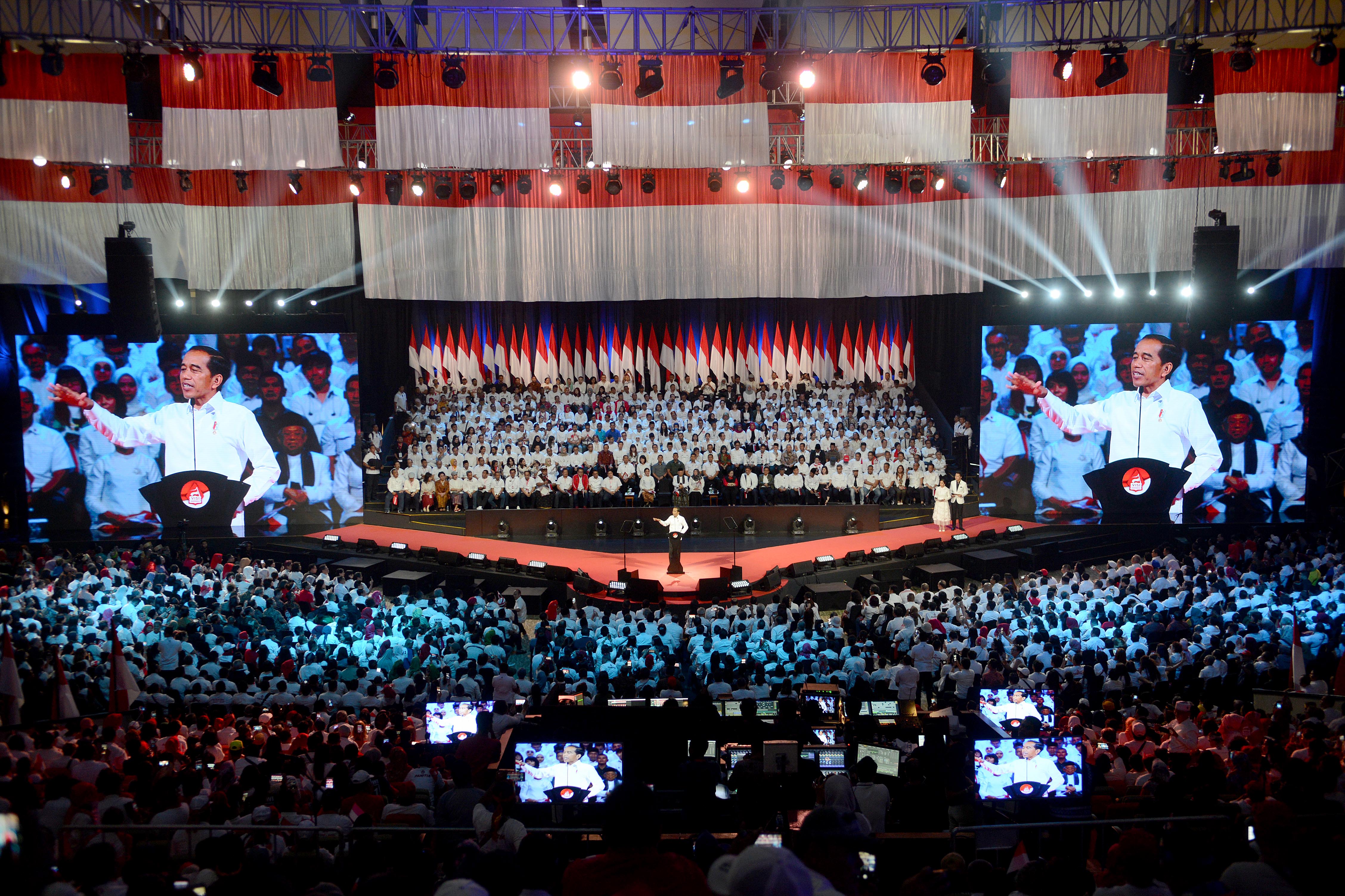 Presiden terpilih 2019-2024 Joko Widodo menyampaikan pidato Visi Indonesia di Sentul International Convention Centre (SICC), Sentul.