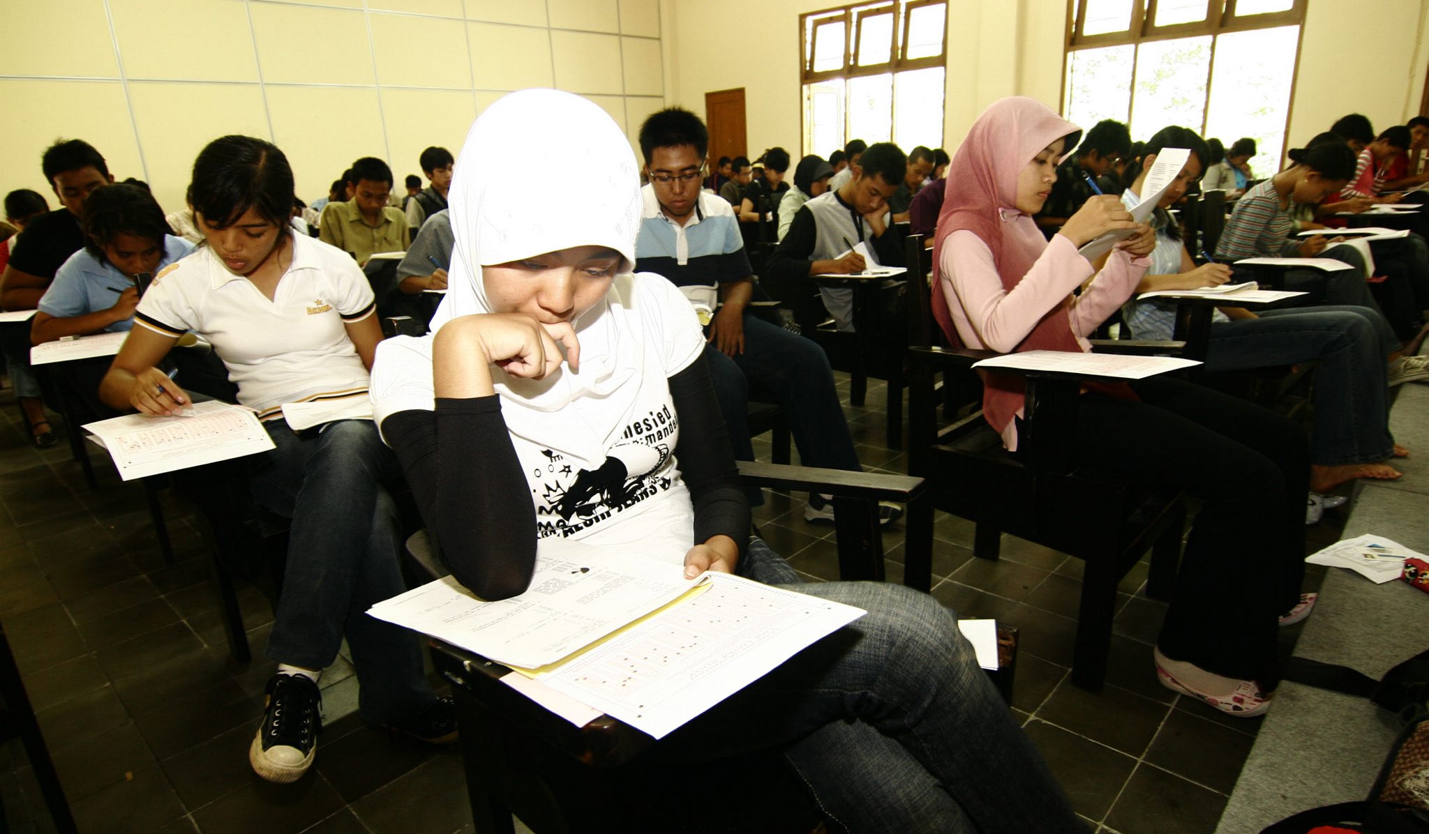 UGM Selenggarakan Ujian Tulis di Lima Kota