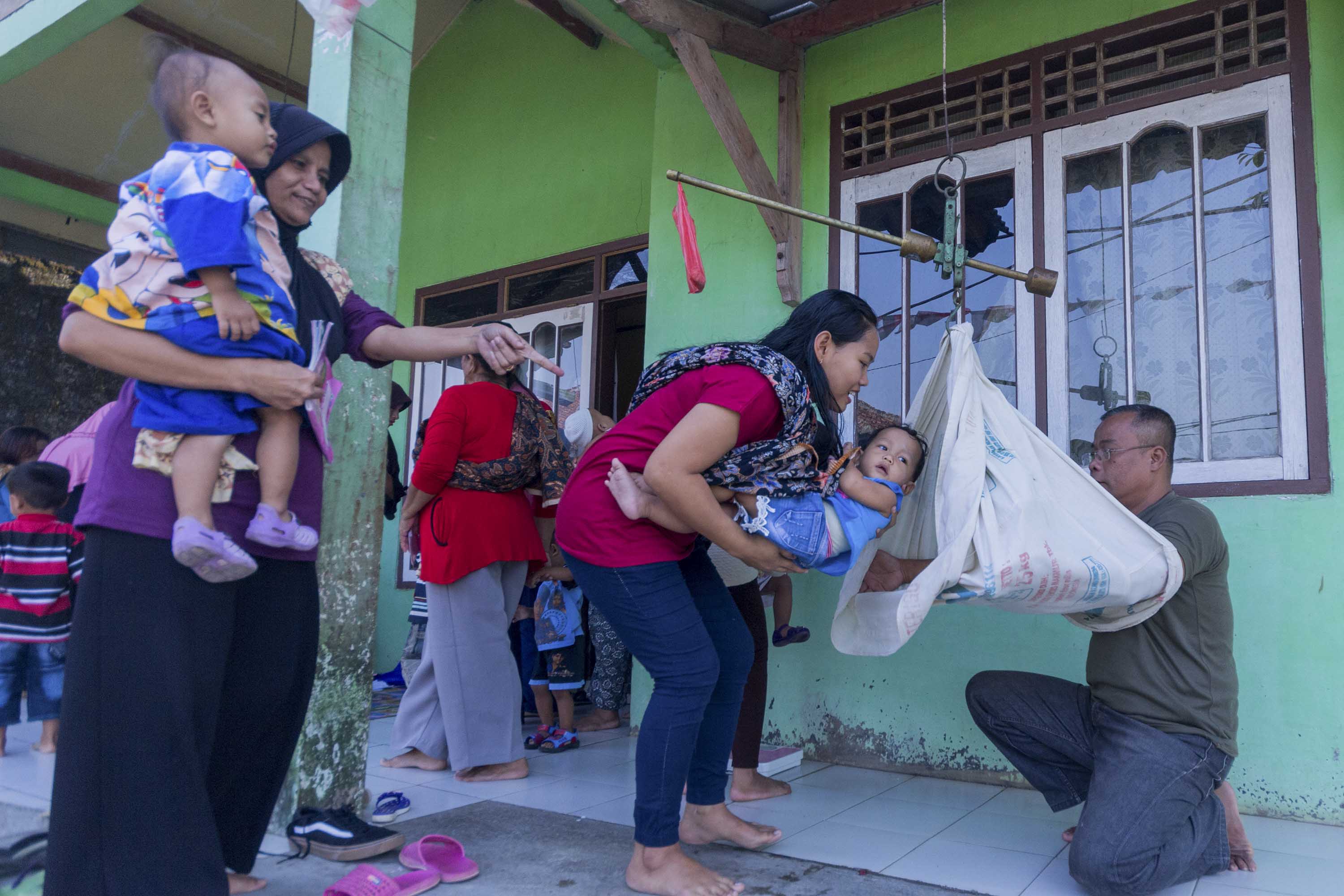 Posyandu digerakkan dalam perbaikan gizi balita untuk mencegah stunting. 
