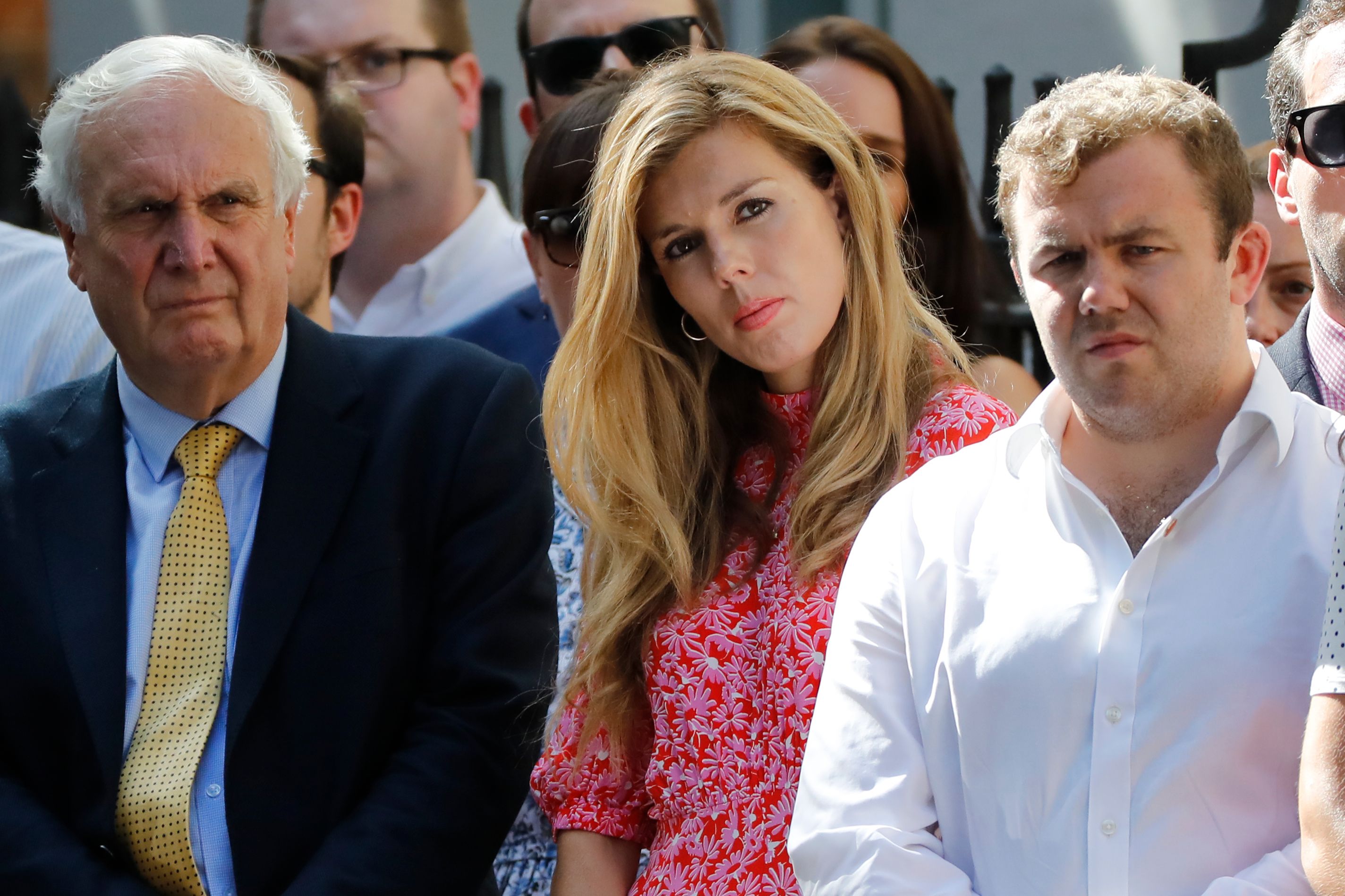 Carrie Symonds (tengah), kekasih Perdana Menteri Inggris Boris Johnson