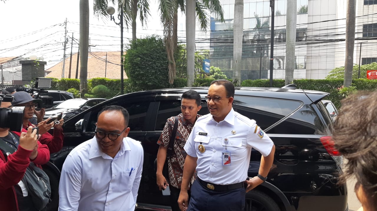 Gubernur DKI Jakarta Anies Baswedan tiba di kantor DPP NasDem
