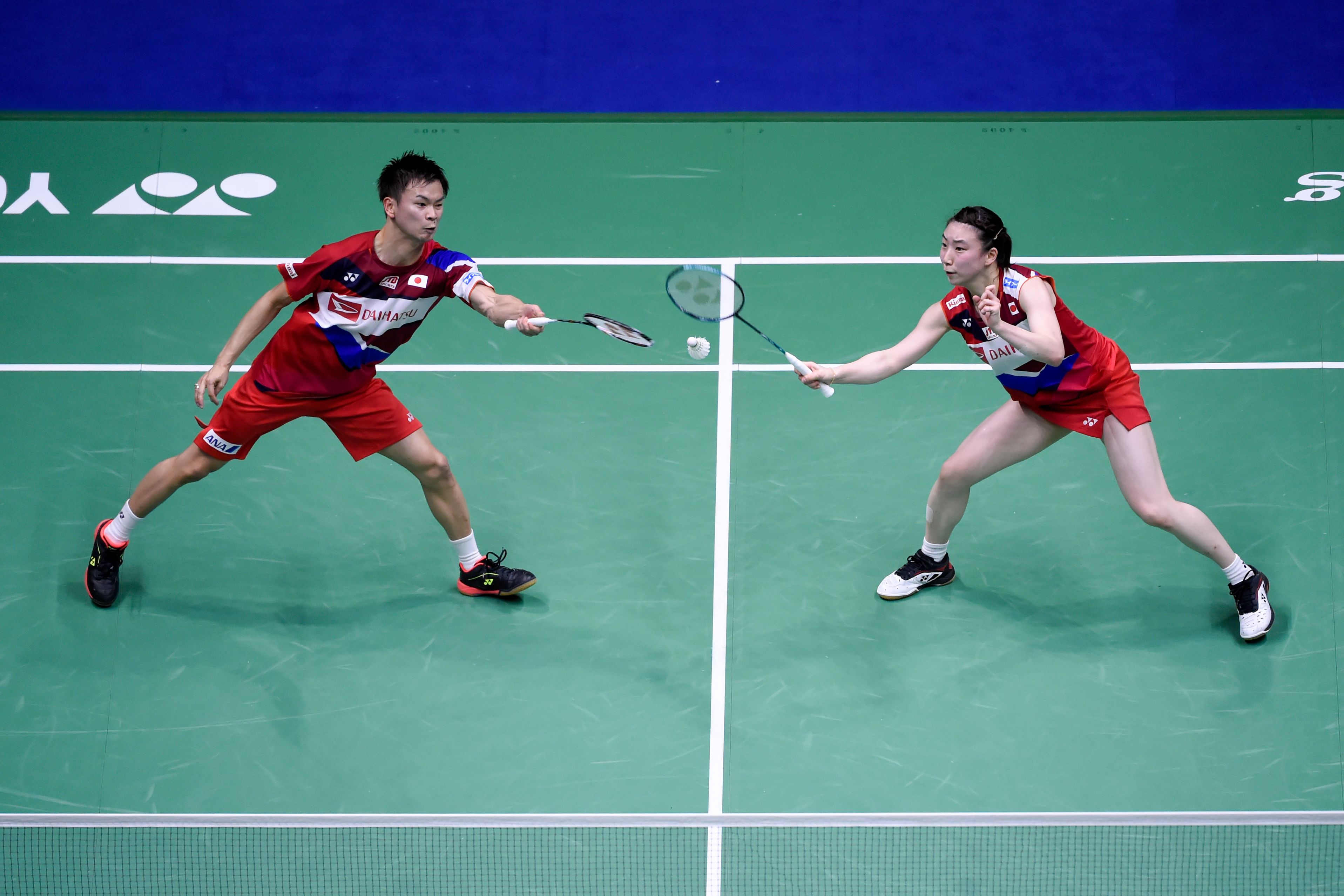 Ganda campuran Jepang Yuta Watanabe (kanan) dan Arisa Higashino