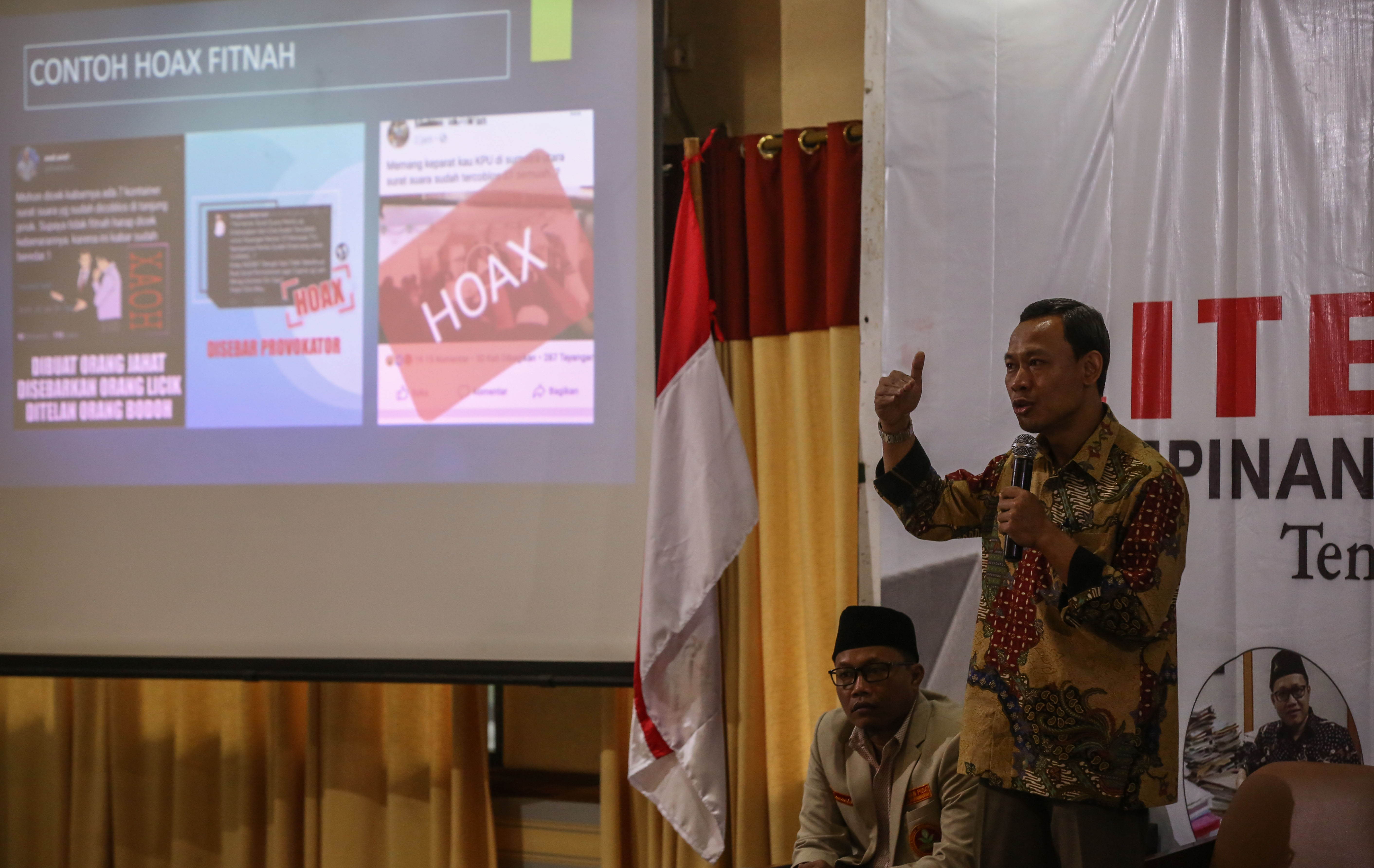 Komisioner KPU Pramono Ubaid Tanthowi