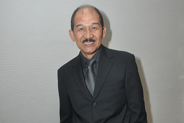 Aktor laga senior, Cok Simbara