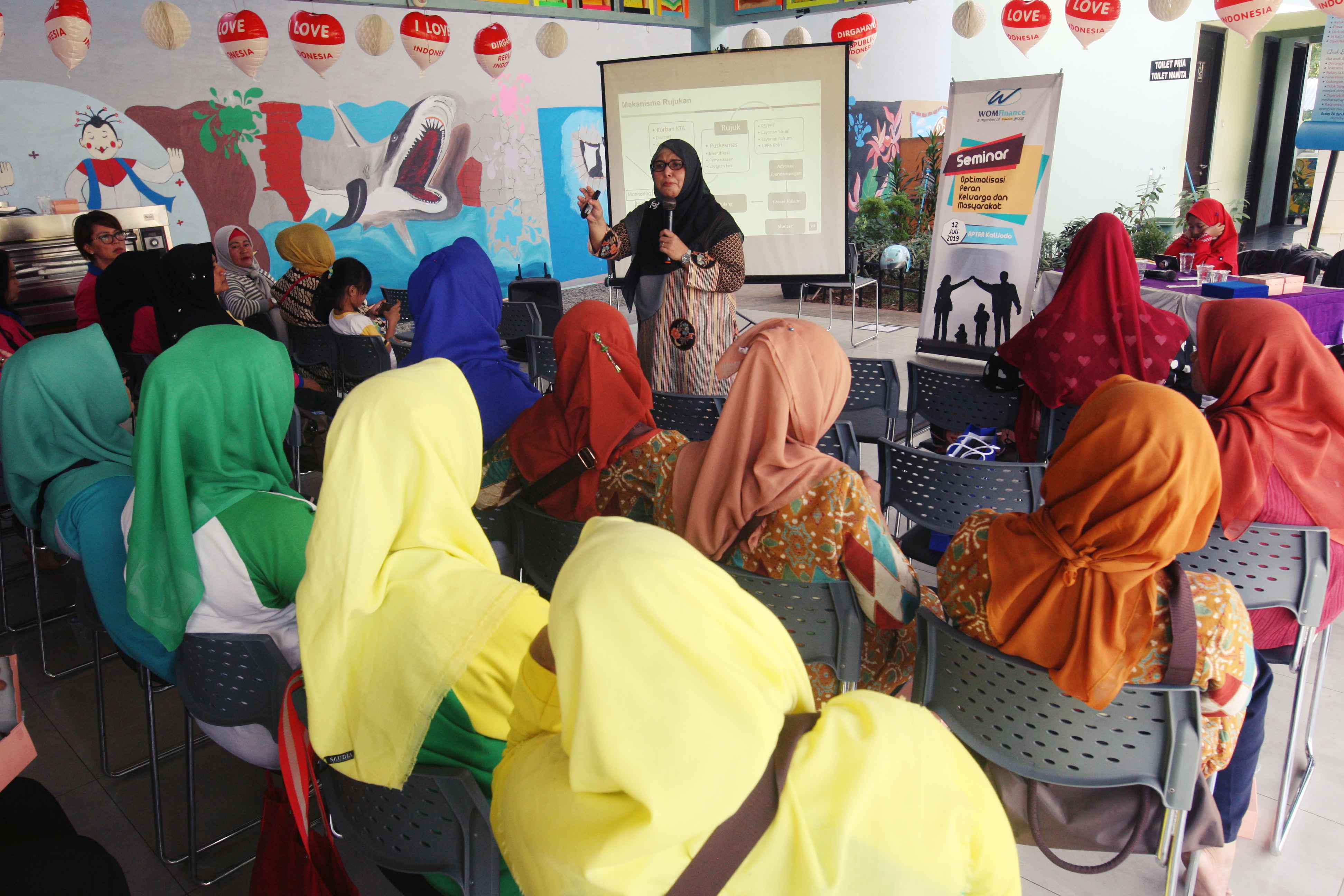 Edukasi Warga soal KDRT, WOM Finance Gelar Seminar di Kalijodo