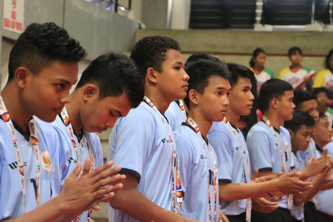 Tim sepak takraw Indonesia di ASEAN Schools Games 2019 (ASG 2019) di Sport Hall Universitas Soegijapranata, Semarang, Jumat (19/7).