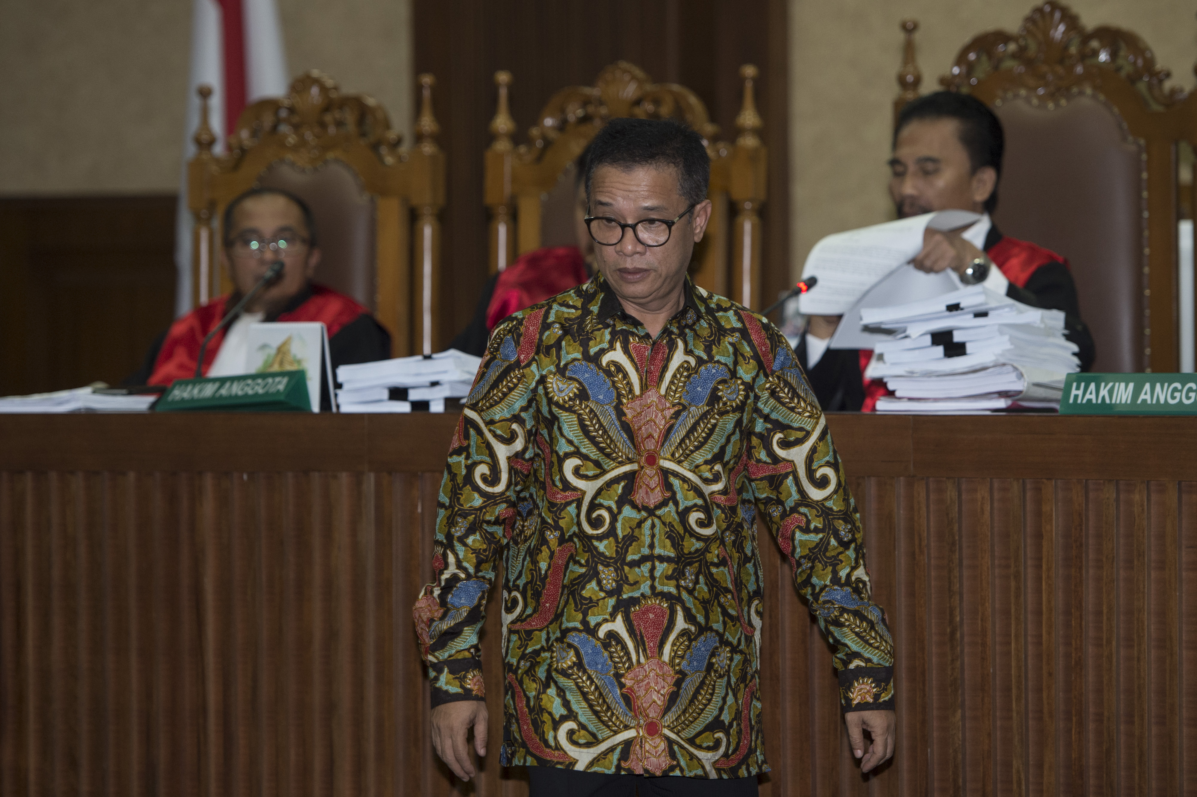 Adik Mantan Mendagri Gamawan Fauzi, Azmin Aulia.