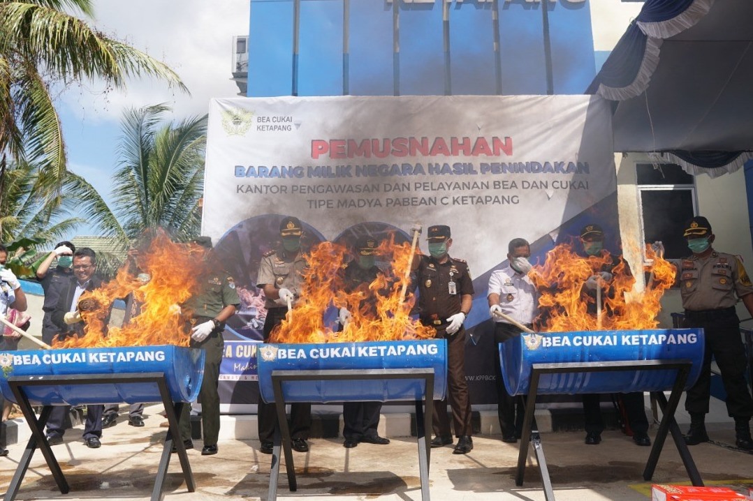 Diresmikan, Bea Cukai Ketapang Musnahkan Barang Ilegal