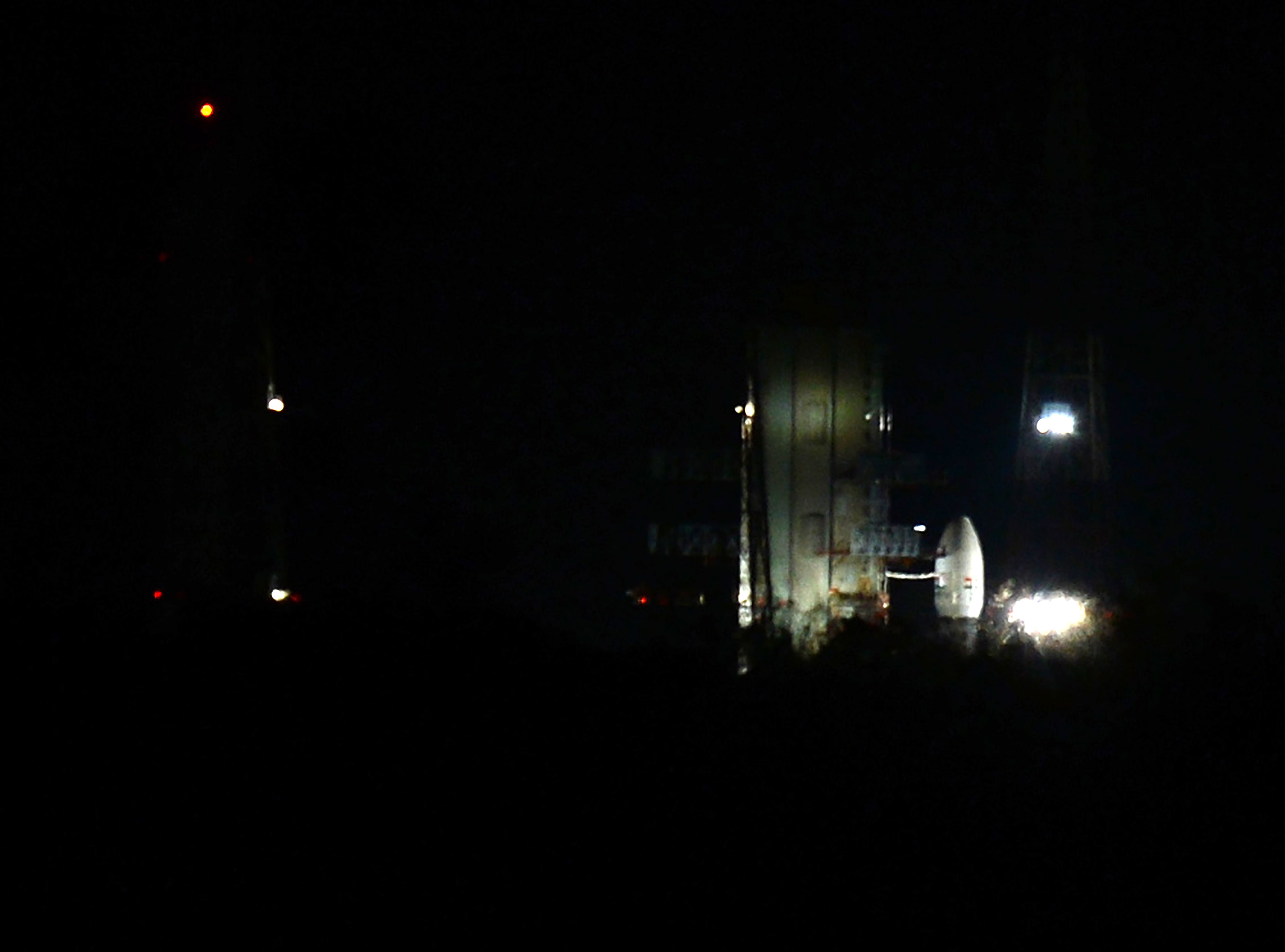 Chandrayaan-2 dan roket GSLV-mark III-M1 di landasan peluncuran