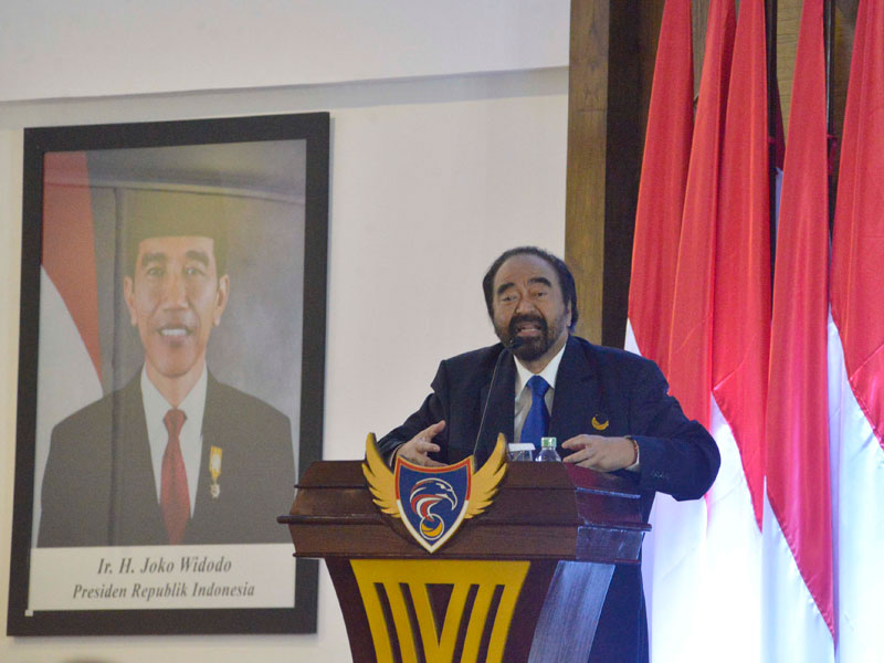 Ketua Umum Partai Nasdem Surya Paloh memberikan kuliah umum kebangsaan kepada caleg terpilih pada acara Sekolah Legislatif Partai NasDem.