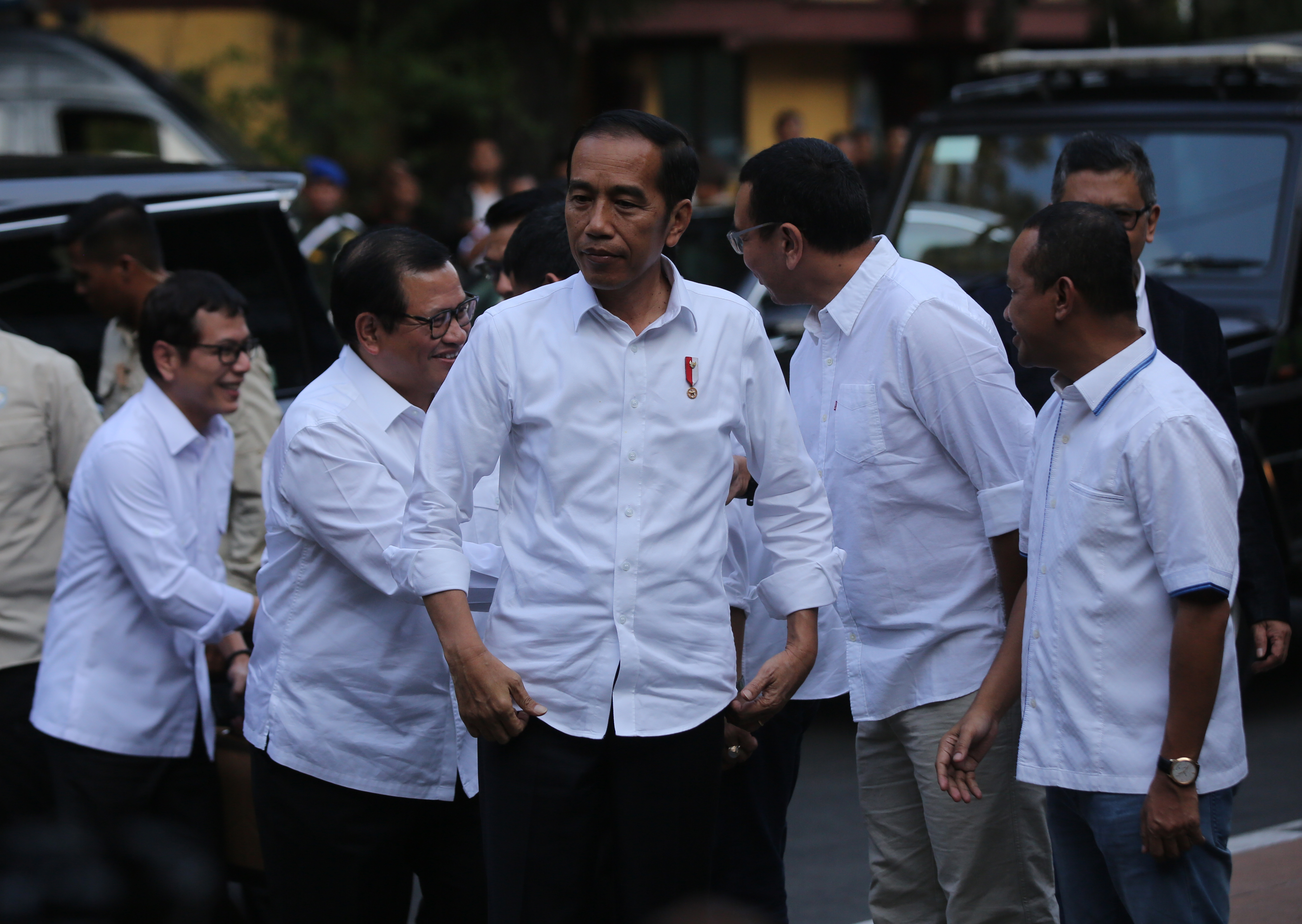 Presiden terpilih Joko Widodo saat menghadiri ramah tamah dengan Tim Kampanye Koalisi Indonesia Kerja di Jakarta, Jumat (26/7). 