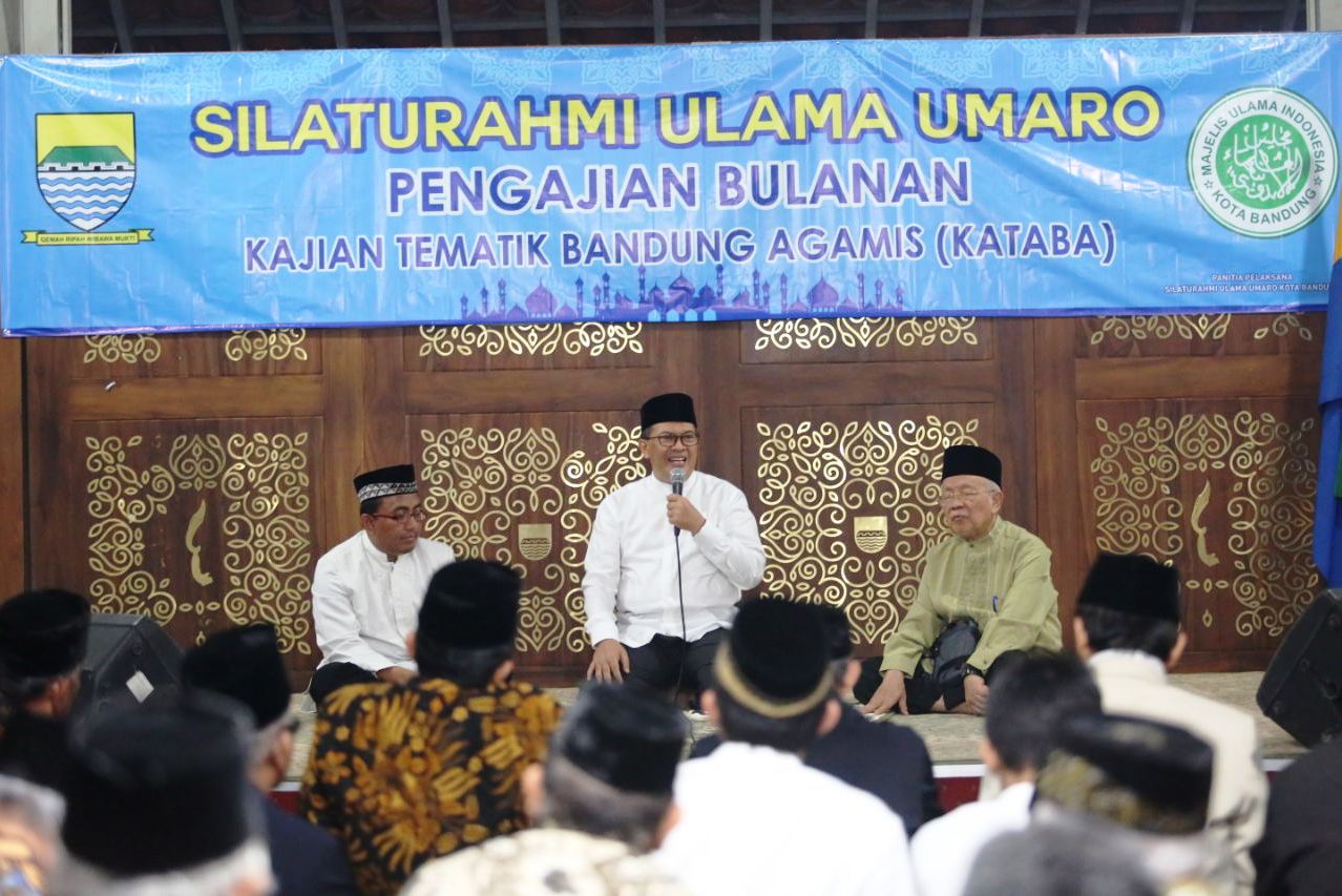 Wali Kota Bandung Oded M Danial bersilaturahmi dengan ulama dalam Kajian Temarik Bandung Agamis, di Pendopo Kota Bandung, Jumat (12/7)2