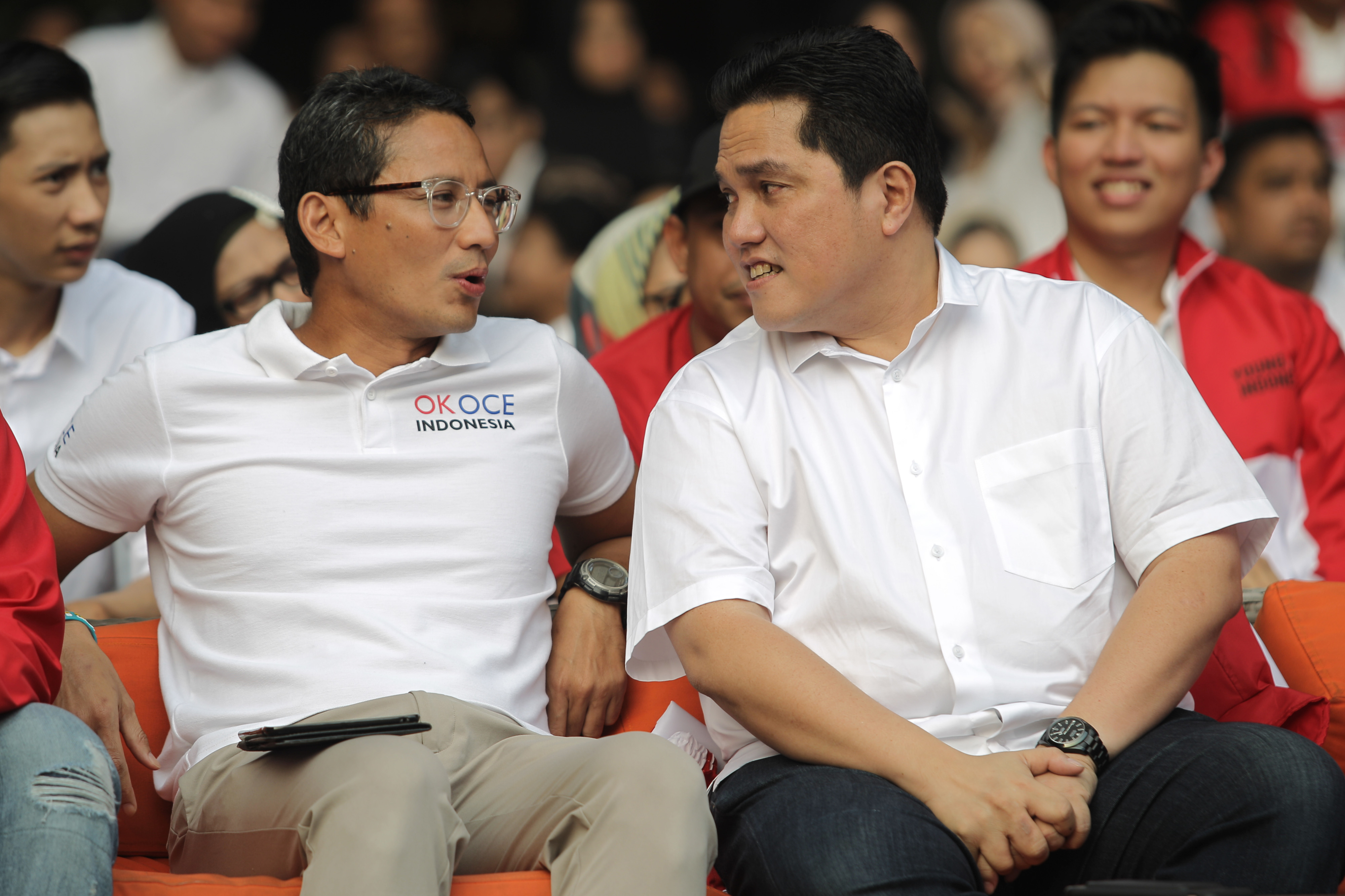 Mantan Cawapres Sandiaga Uno (kiri) bersama Ketua Tim Kampanye Nasional Jokowi-Ma'ruf Erick Thohir (Kanan)