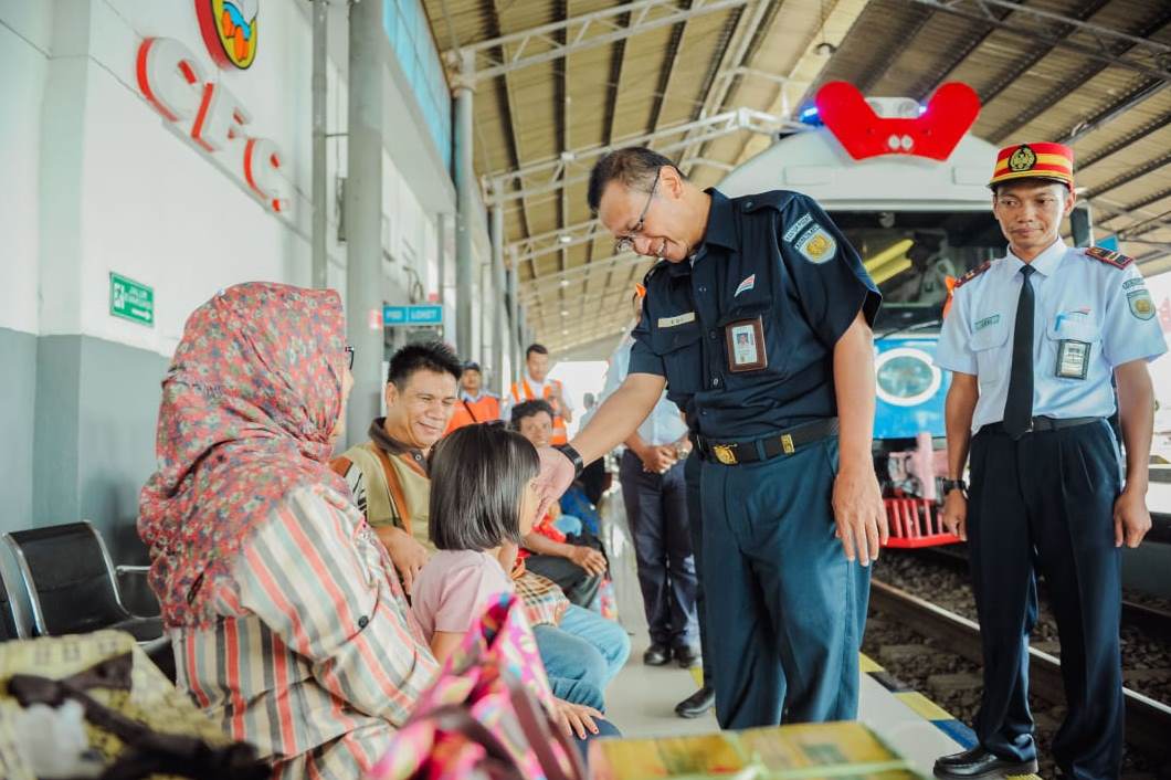 Nyaman Bepergian Naik Kereta Api dengan si Kecil