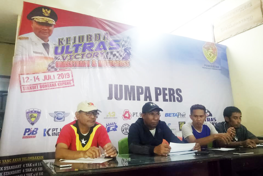 Konferensi pers Kejurda Ultras Victory Grasstrack dan Motorcross di Kupang, NTT.