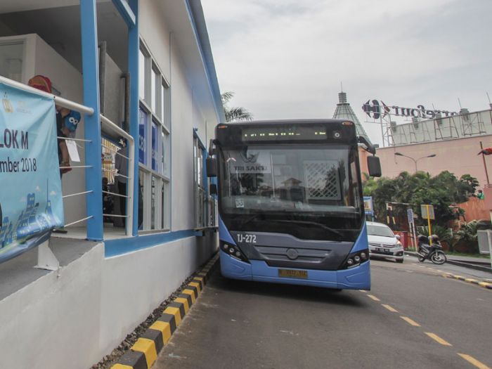 Bus Trans-Jakarta.