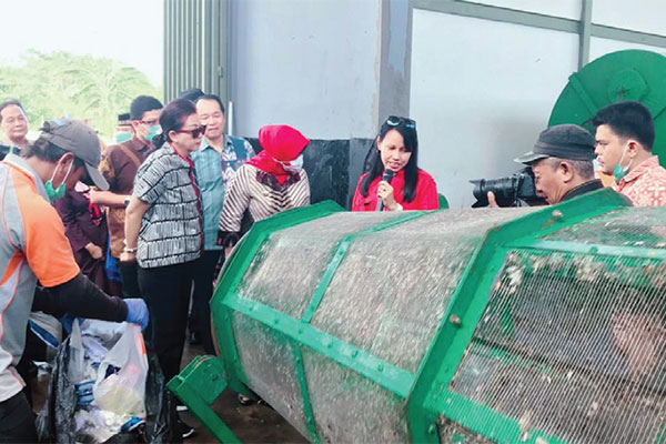 Tempat pengelolaan sampah di Sentul City Recycle Center