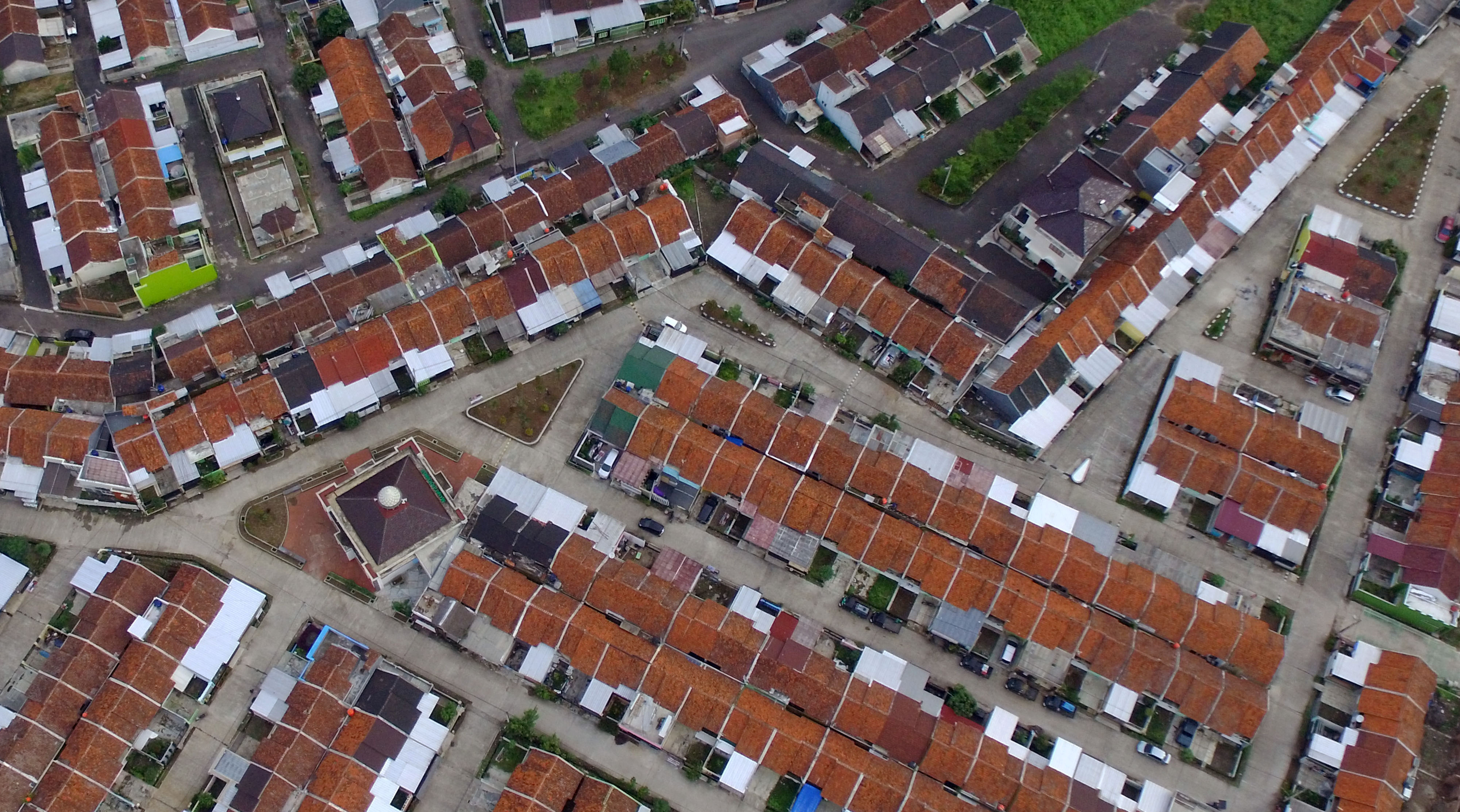 Foto aerial perumahan KPR subsidi di Kampung Bungursari, Kota Tasikmalaya