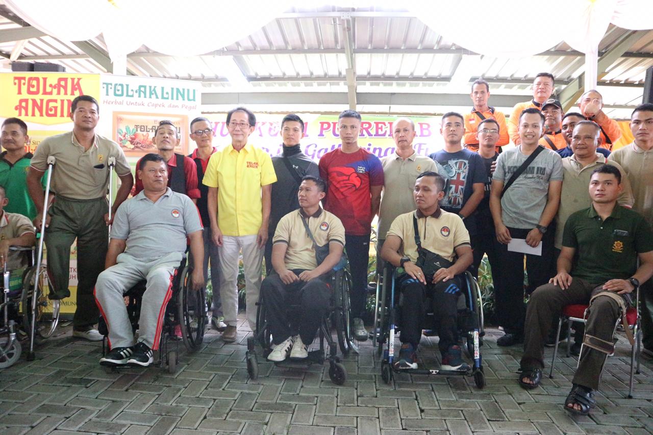 Kemhan dan PT Sido Muncul kembali memberikan operasi gratis bagi penderita katarak dan bantuan bagi warga disabilitas.