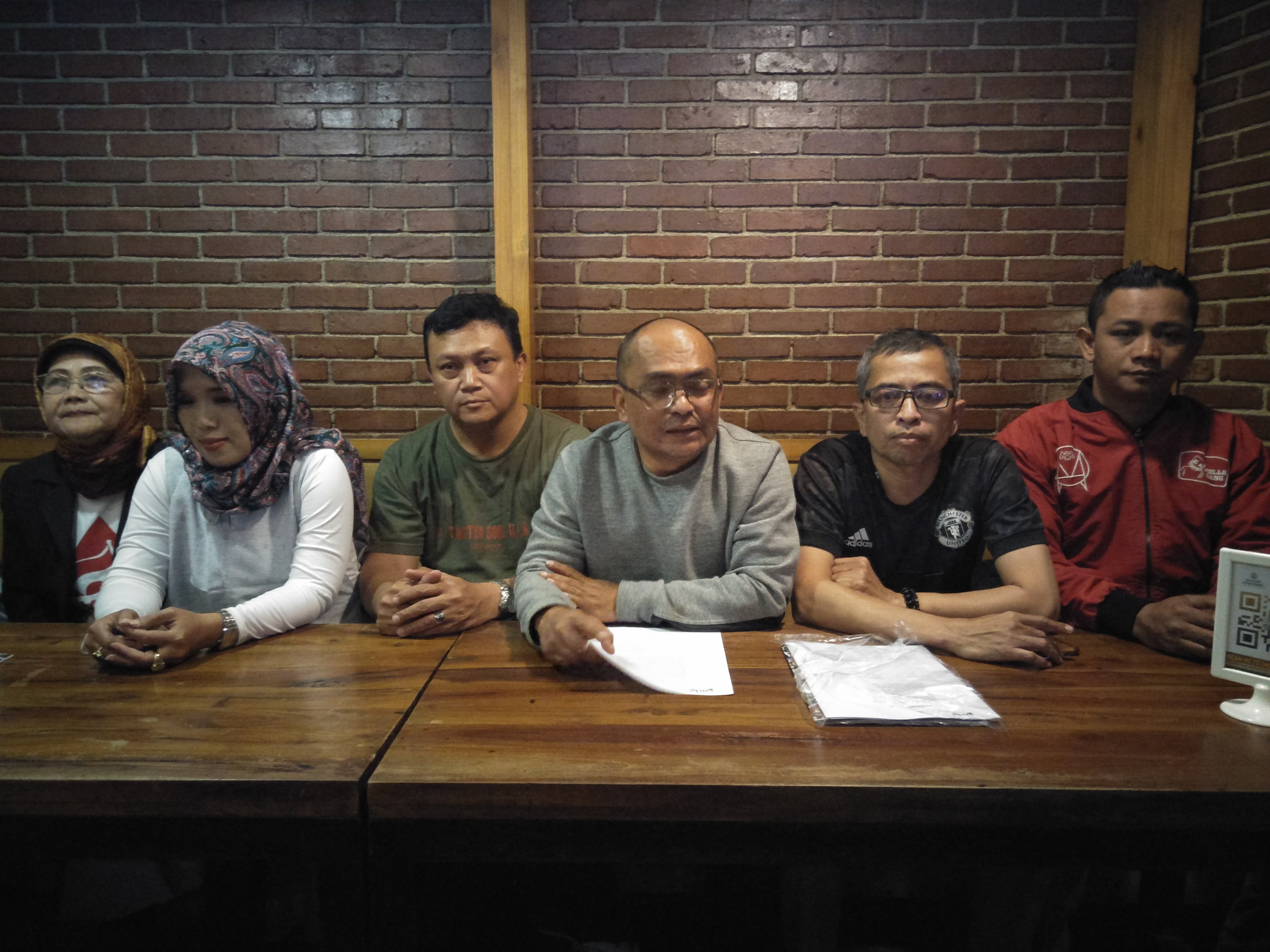 RELAWAN Gerakan untuk Ridwan Kamil (Gurka) yang menarik dukungan terhadap gubernur Jabar tersebut.