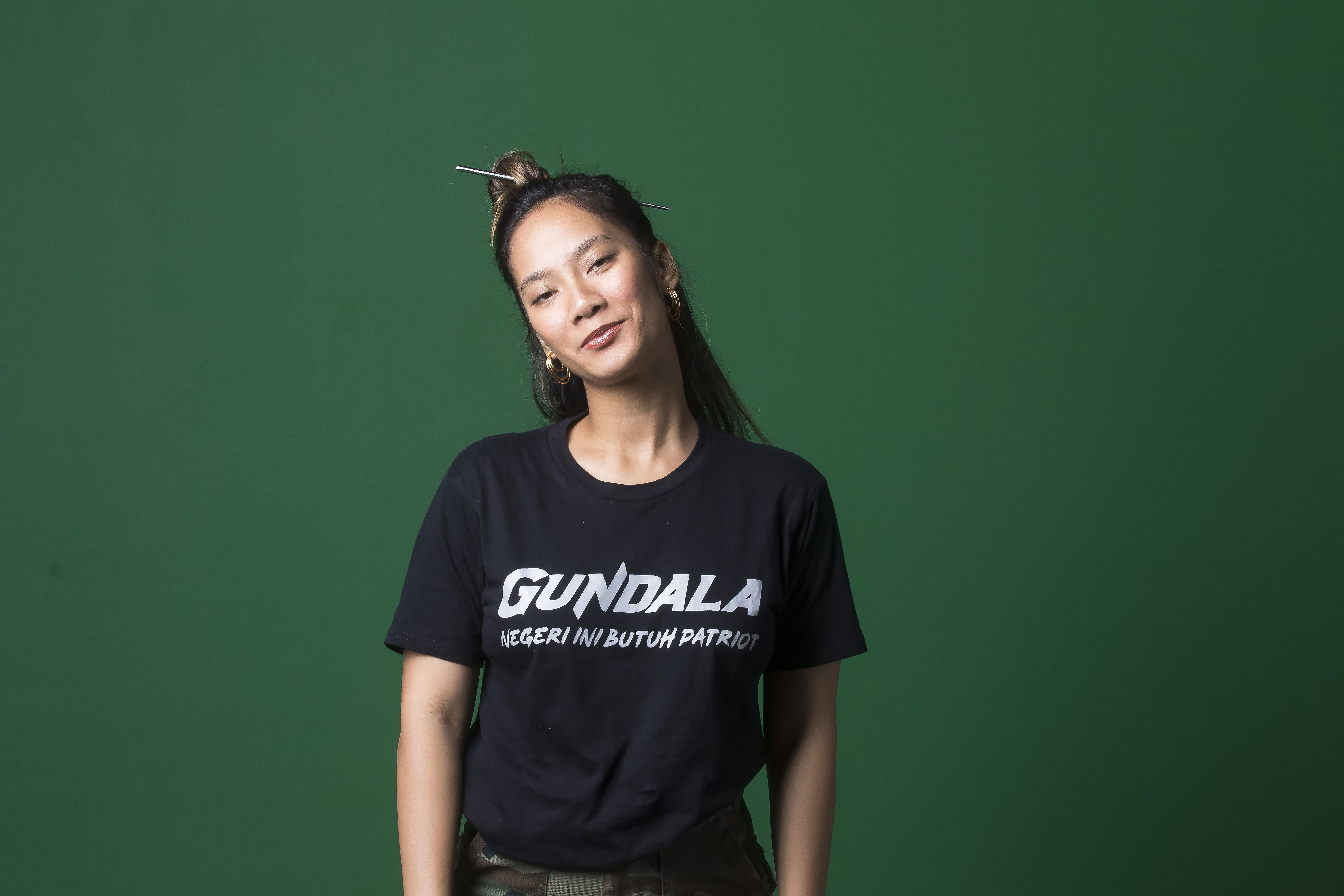 Tara Basro merupakan model dan aktris berkebangsaan Indonesia. Alumni GADIS Sampul 2005