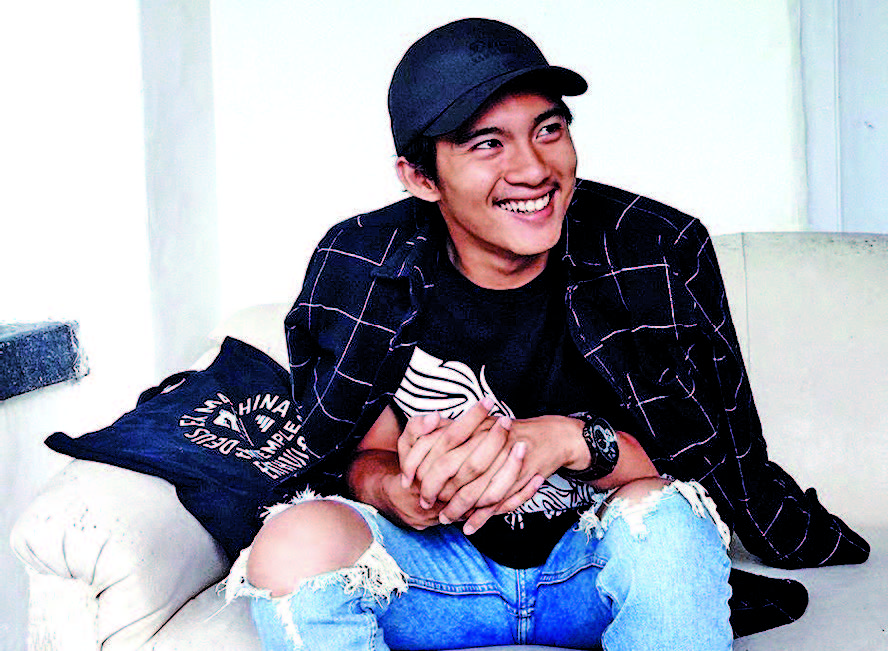 Gusti Rayhan Gibayus aktor dan Model. Ia juga membintangi film Dilanku 1990. 