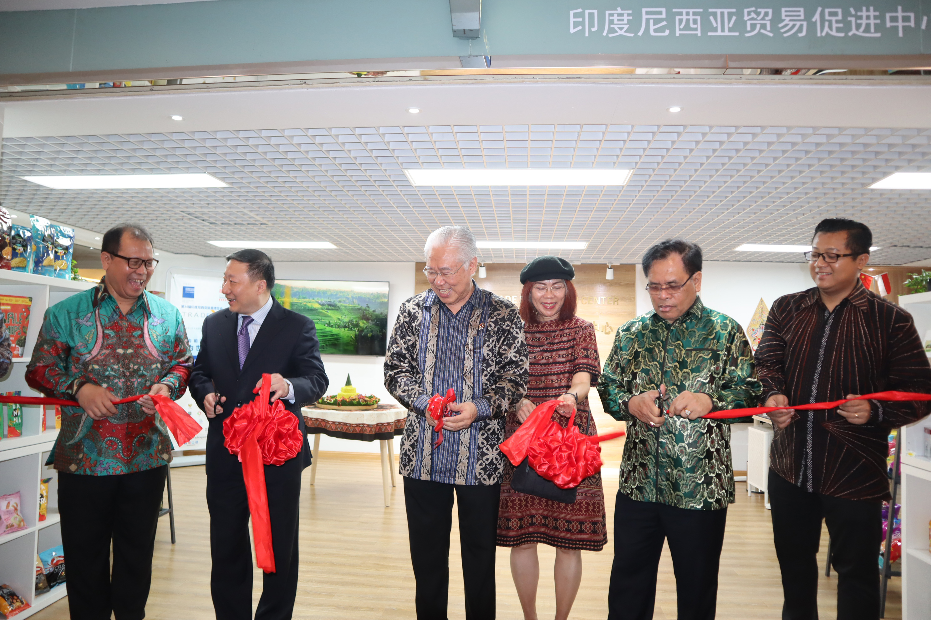 Menteri Perdagangan Enggartisto Lukita, Senin (22/7), meresmikan Indonesia Trade Promotion Center (ITPC) Shanghai