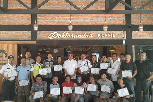 20 orang dari unsur mahasiswa, dosen, dan karyawan Universitas Budi Luhur yang mengikuti pelatihan 