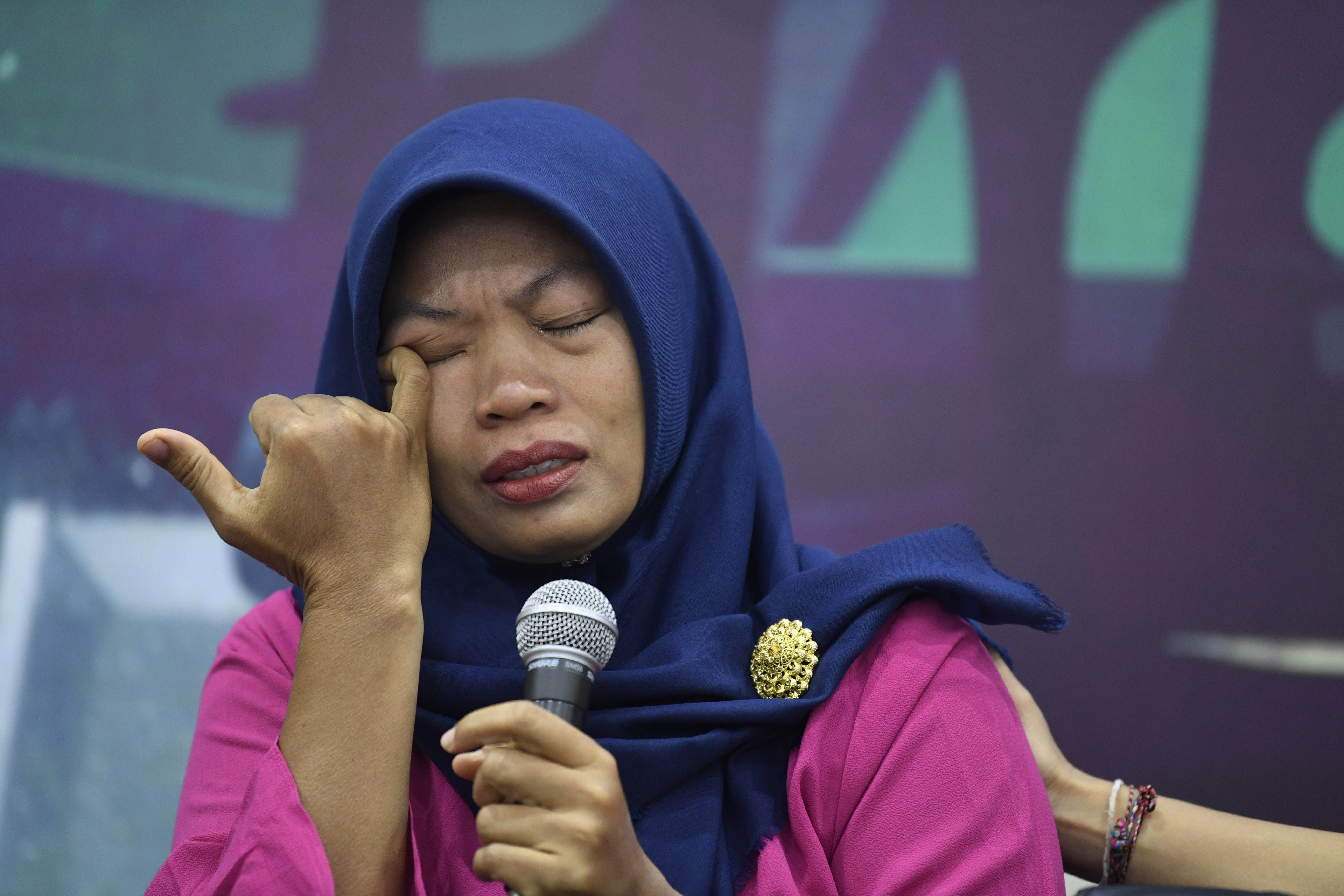 Terpidana kasus pelanggaran Undang-Undang Transaksi dan Informasi Elektronik (UU ITE), Baiq Nuril Maknun