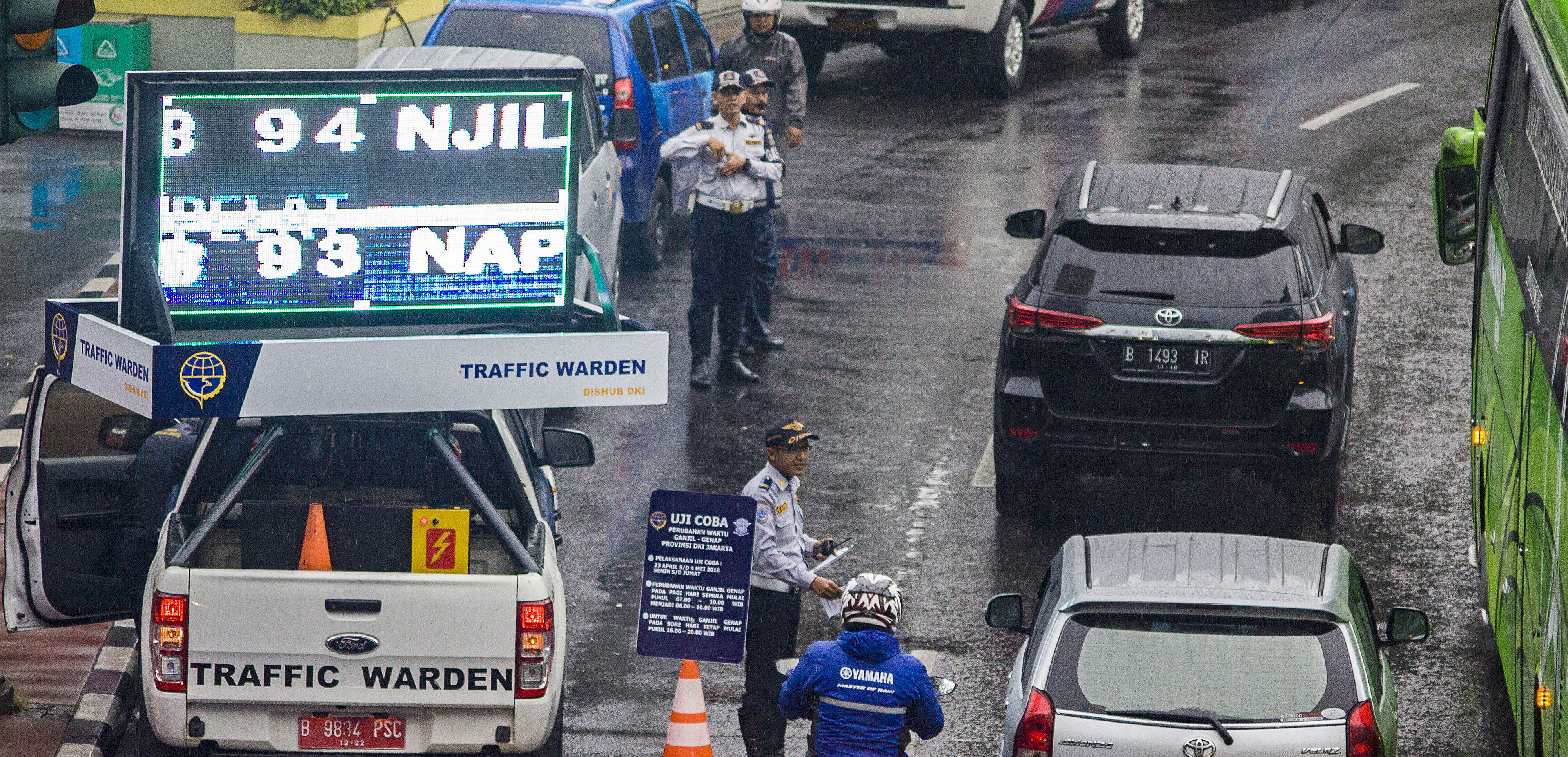 Penerapan kebijakan ganjil-genap