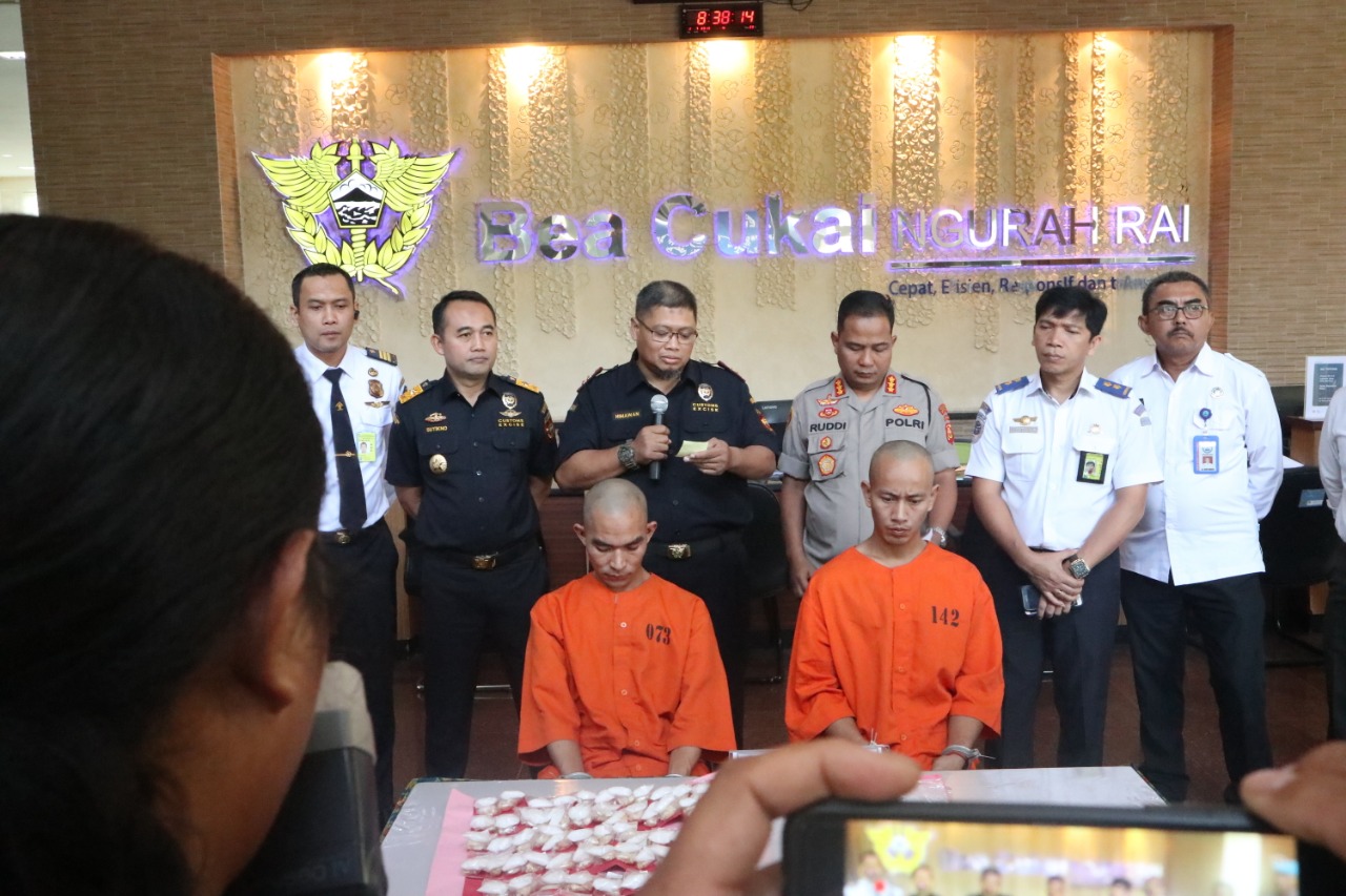 Dua WN Nepal Selundupkan Narkoba di Bali 