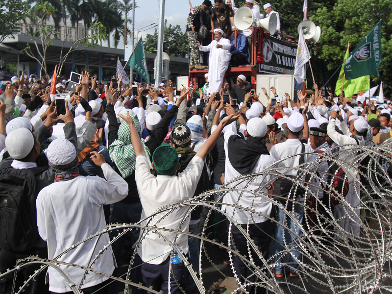 Massa Front Pembela Islam (FPI).