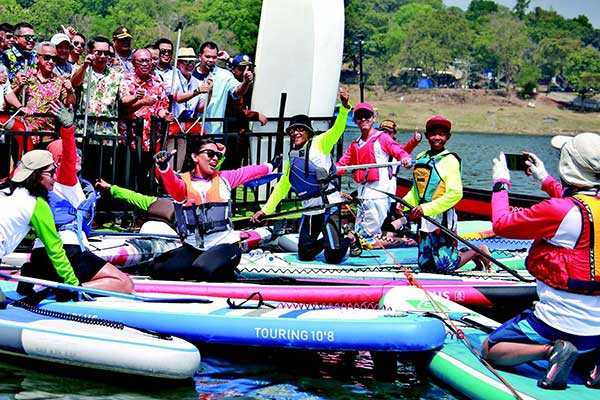 The 1st Jatiluhur Stand Up Paddle and Kayak Exhibition di Waduk Jatiluhur, Purwakarta, Jawa Barat.