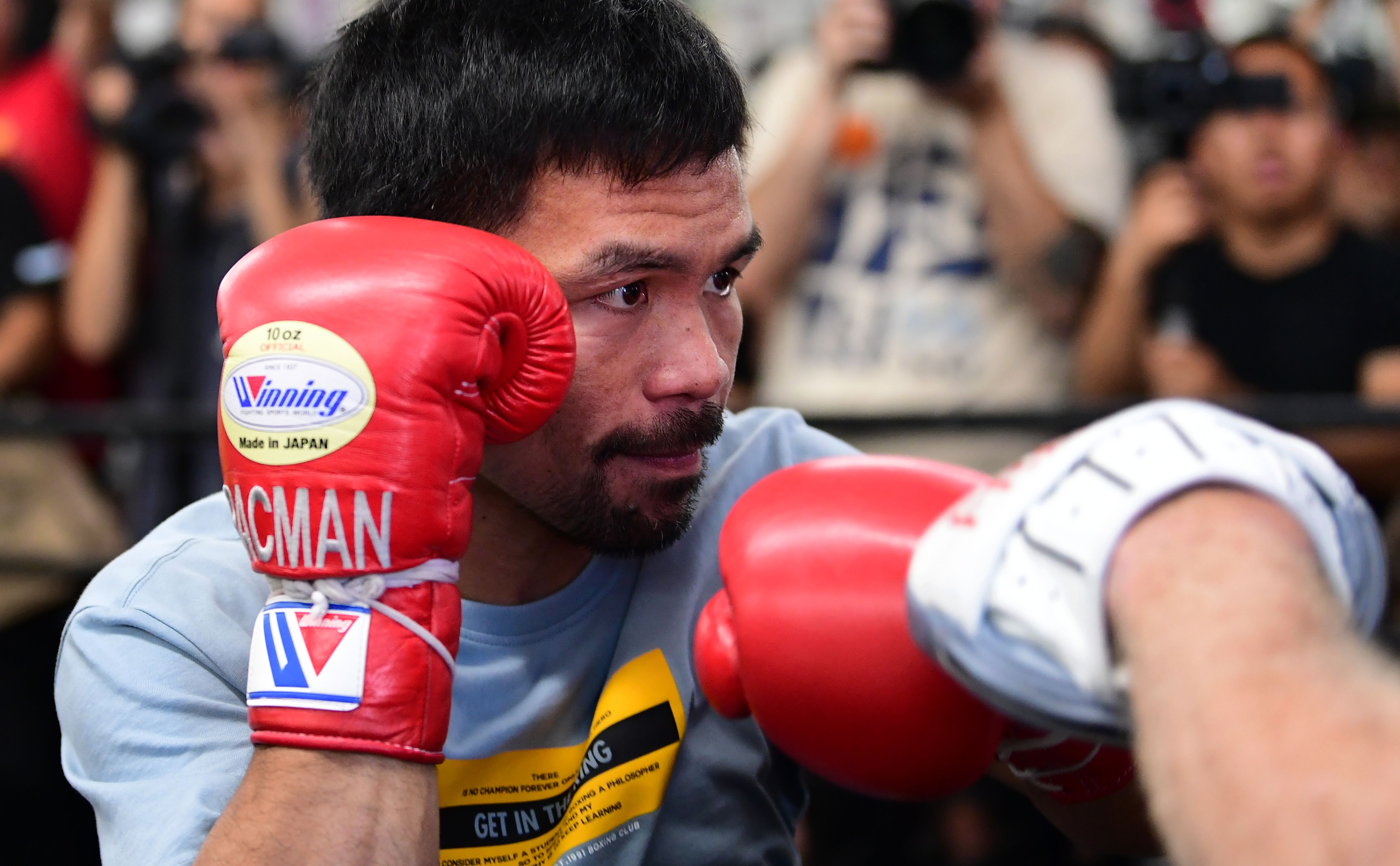  Pacquiao Bantah akan Duel dengan Khan