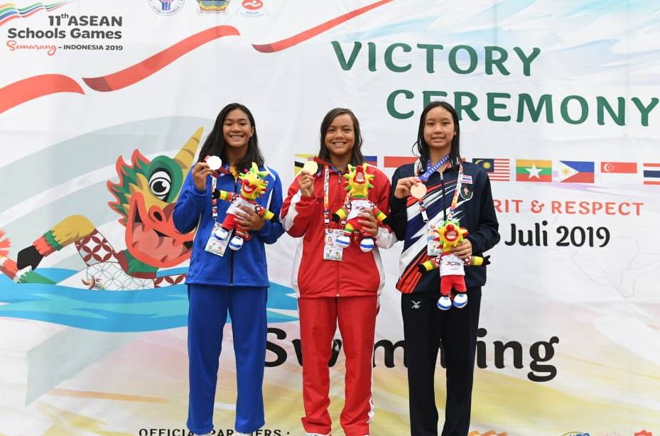 Perenang Adelia berhasil mempersembahkan emas pertama untuk Indonesia pada ASEAN Schools Games (ASG) 2019 di Semarang, Jumat (19/7)