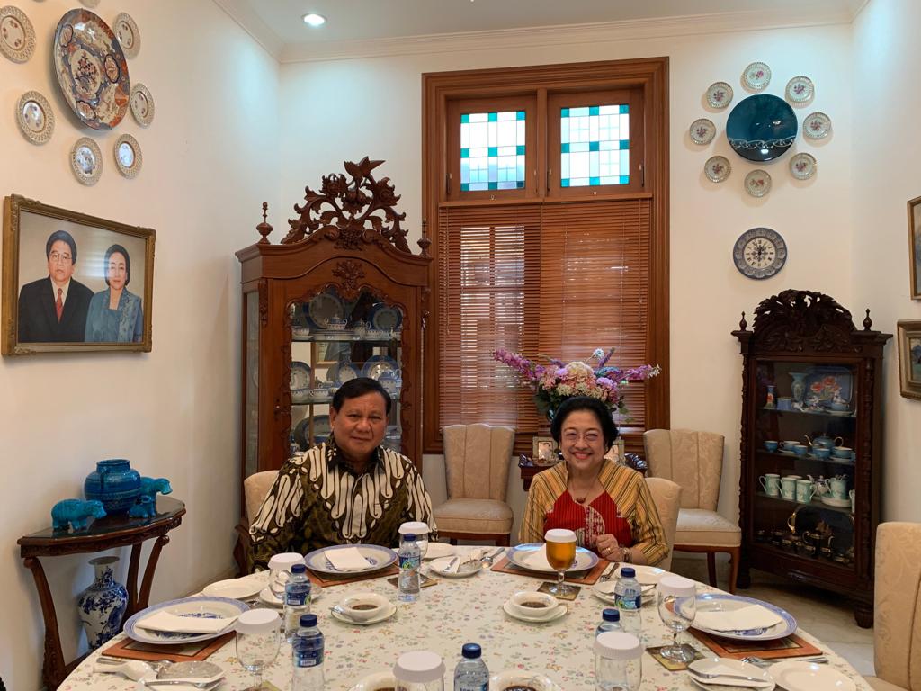 Prabowo (kiri) dan Megawati Soekarnoputri