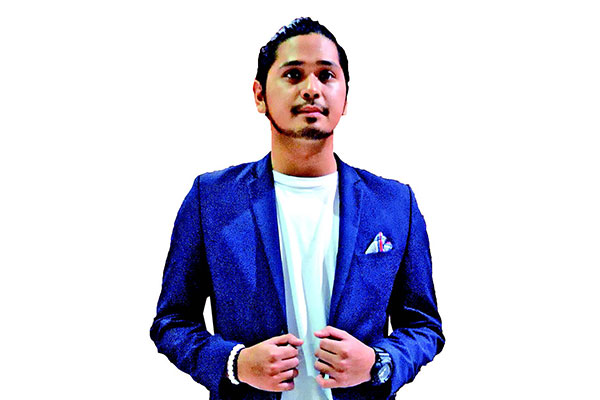  Petra yang dikenal sebagai penyanyi sekaligus penulis lagu