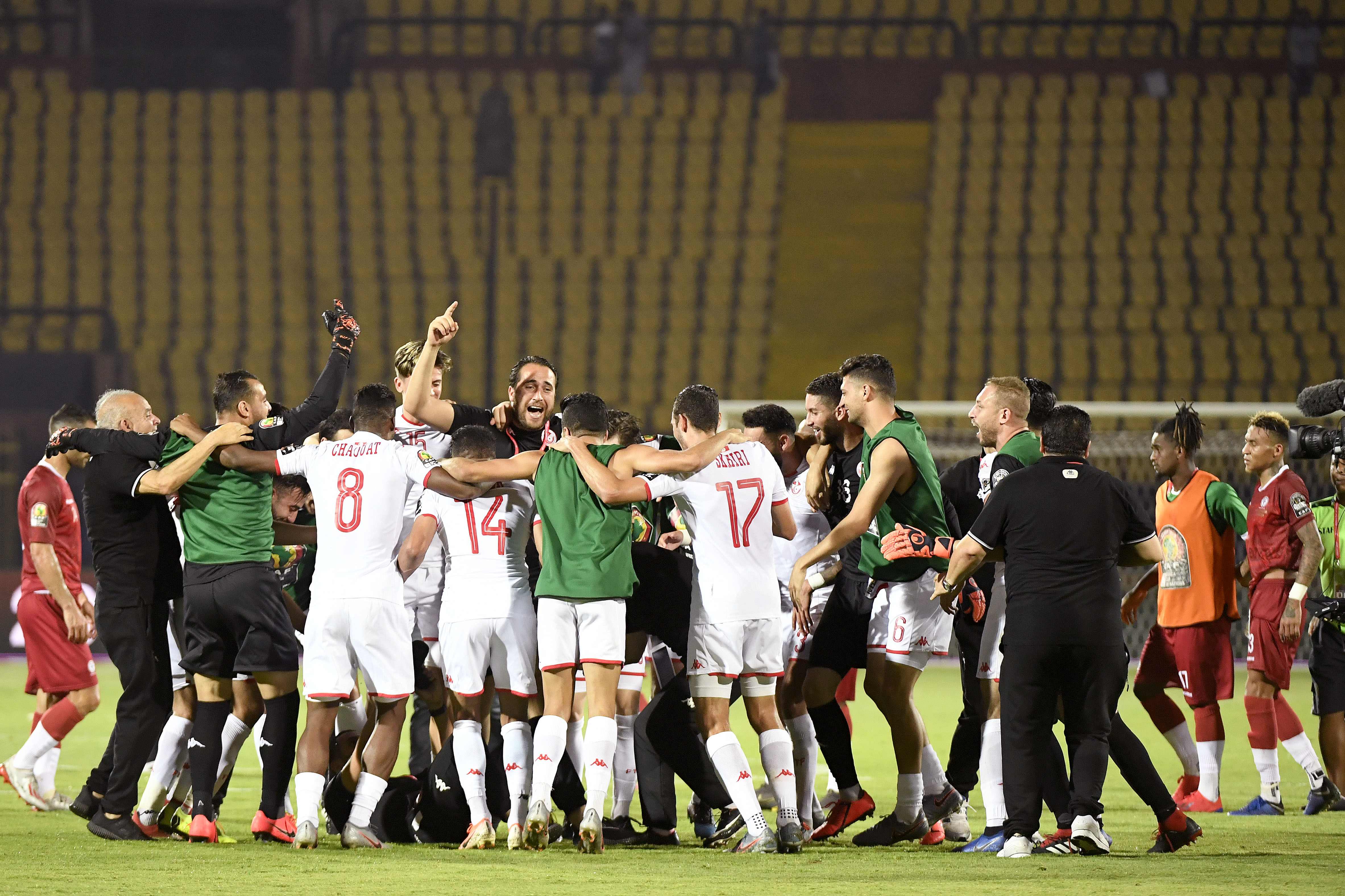 Para pemain Tunisia melakukan selebrasi usai memenangi laga perempat final Piala Afrika melawan Madagaskar.