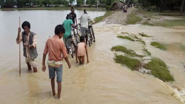 Sebagian penduduk Nepal mengungsi akibat hujan muson