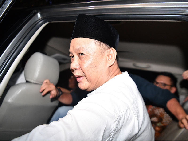 Mantan Kepala Badan Penyehatan Perbankan Nasional (BPPN) Syafruddin Arsyad Temenggung meninggalkan Rutan Kelas 1 Jakarta Timur.