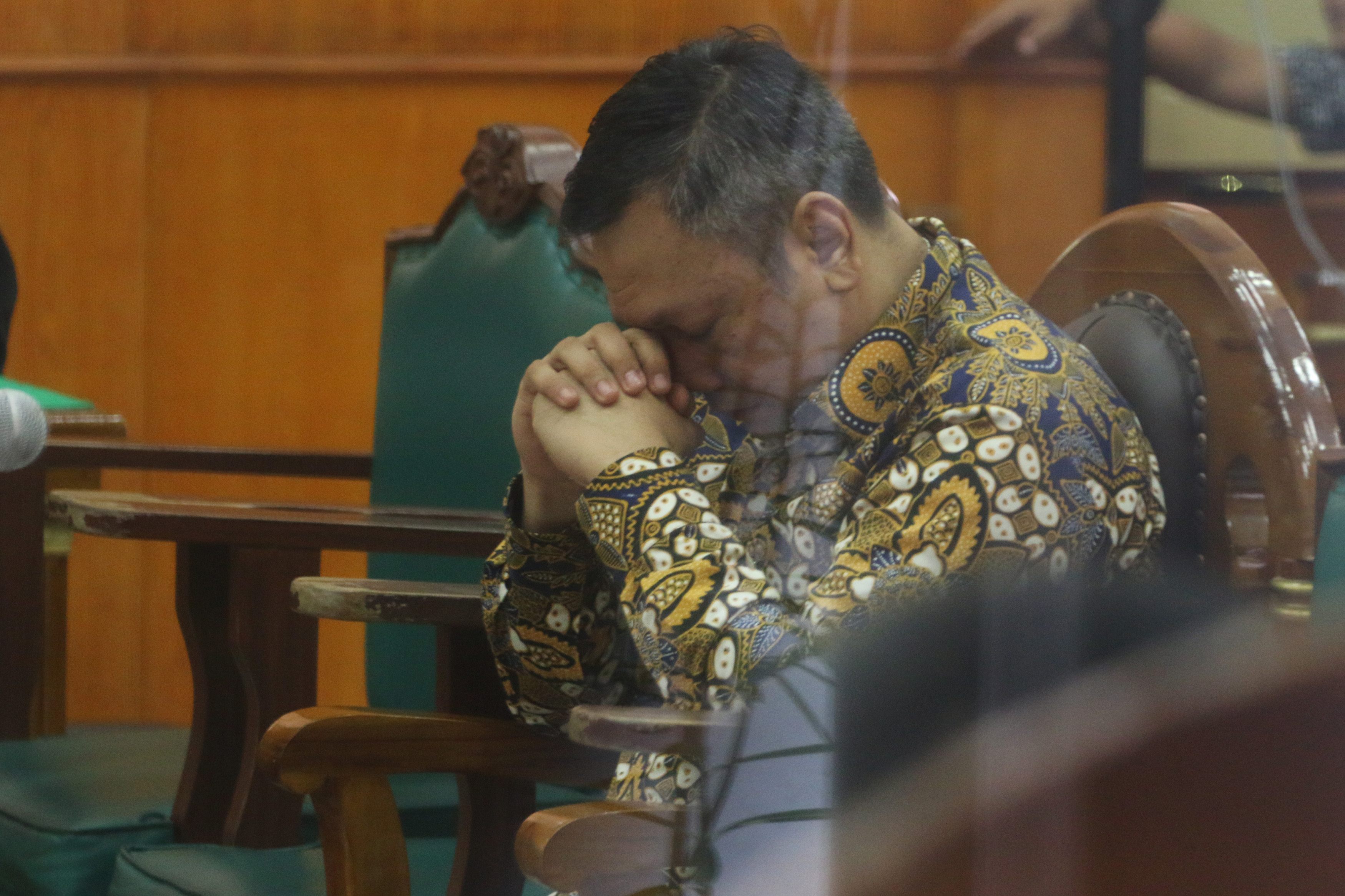  Bupati nonaktif Pakpak Bharat nonaktif Remigo Yolando Berutu menjalani sidang putusan di Pengadilan Tipikor Medan