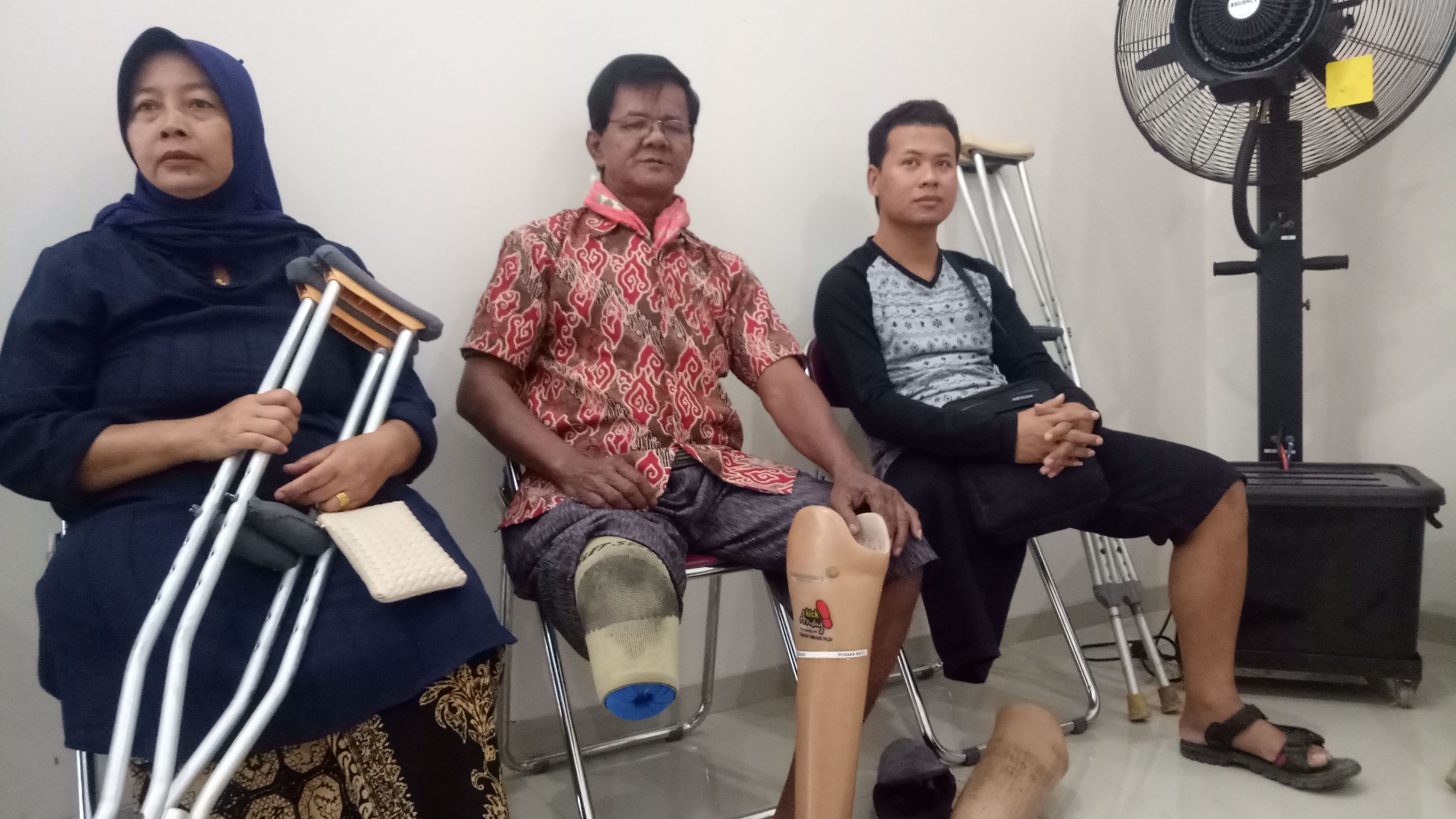 Salah seorang penerima kaki palsu